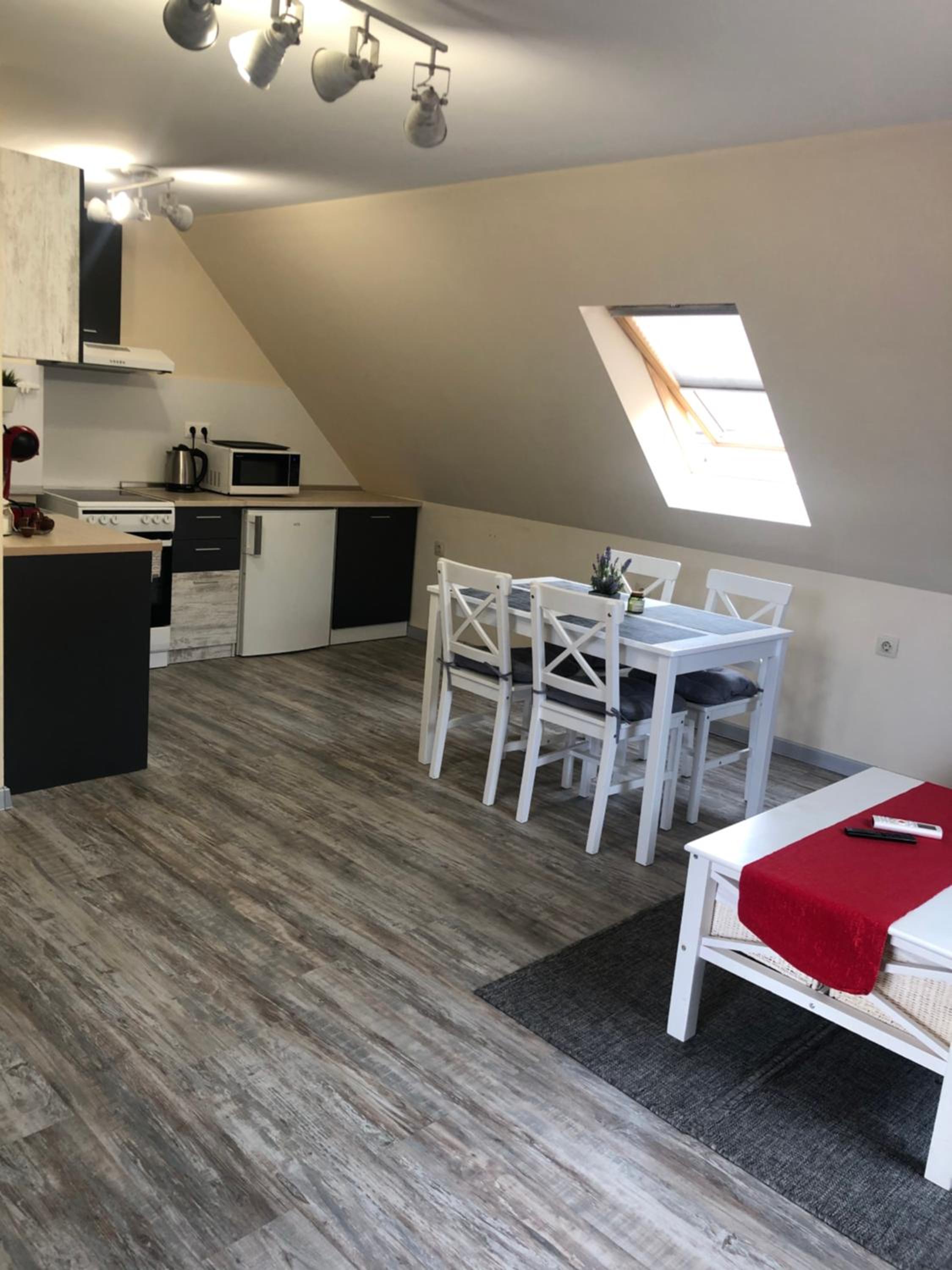 One-Bedroom Apartment - Photo 11