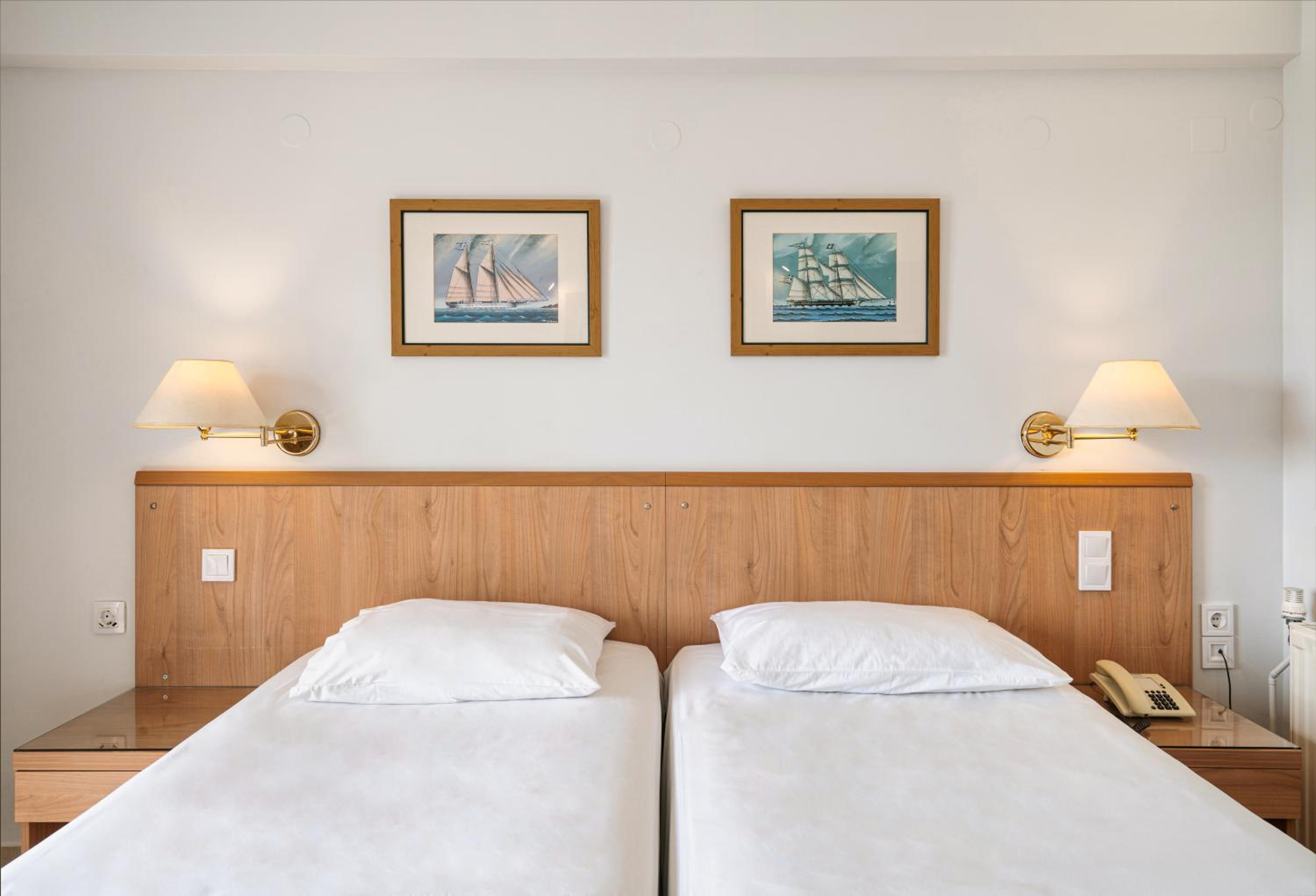 Small Double Room - Photo 1