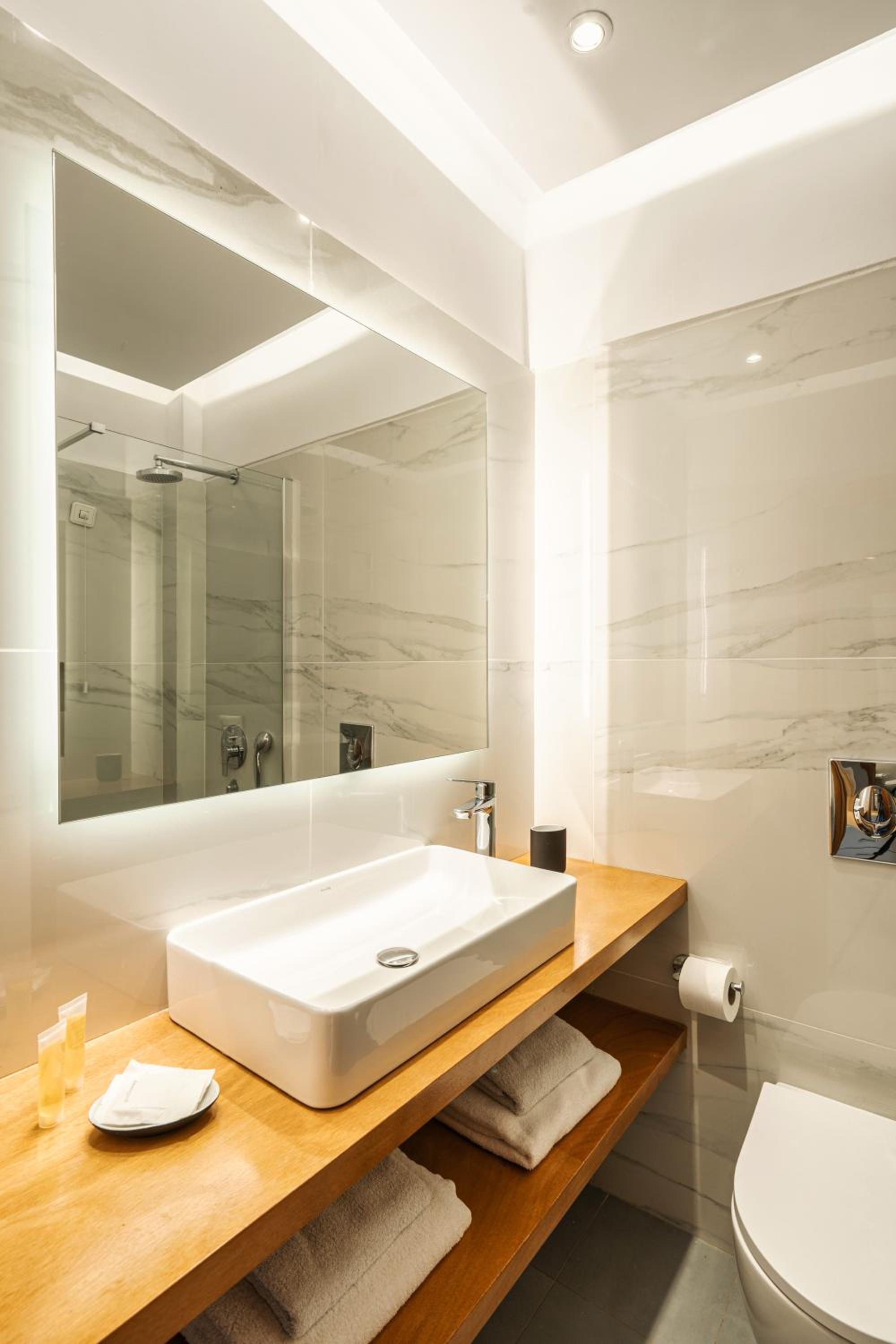 Standard Twin Room - Photo 3