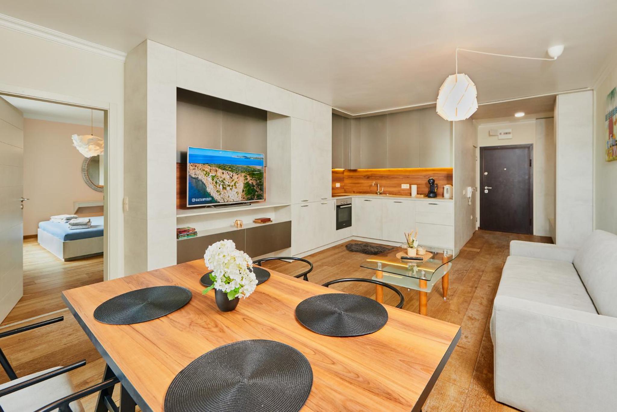One-Bedroom Apartment photo 2