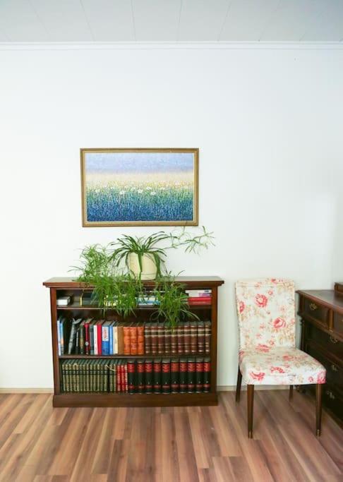 One-Bedroom Apartment photo 3