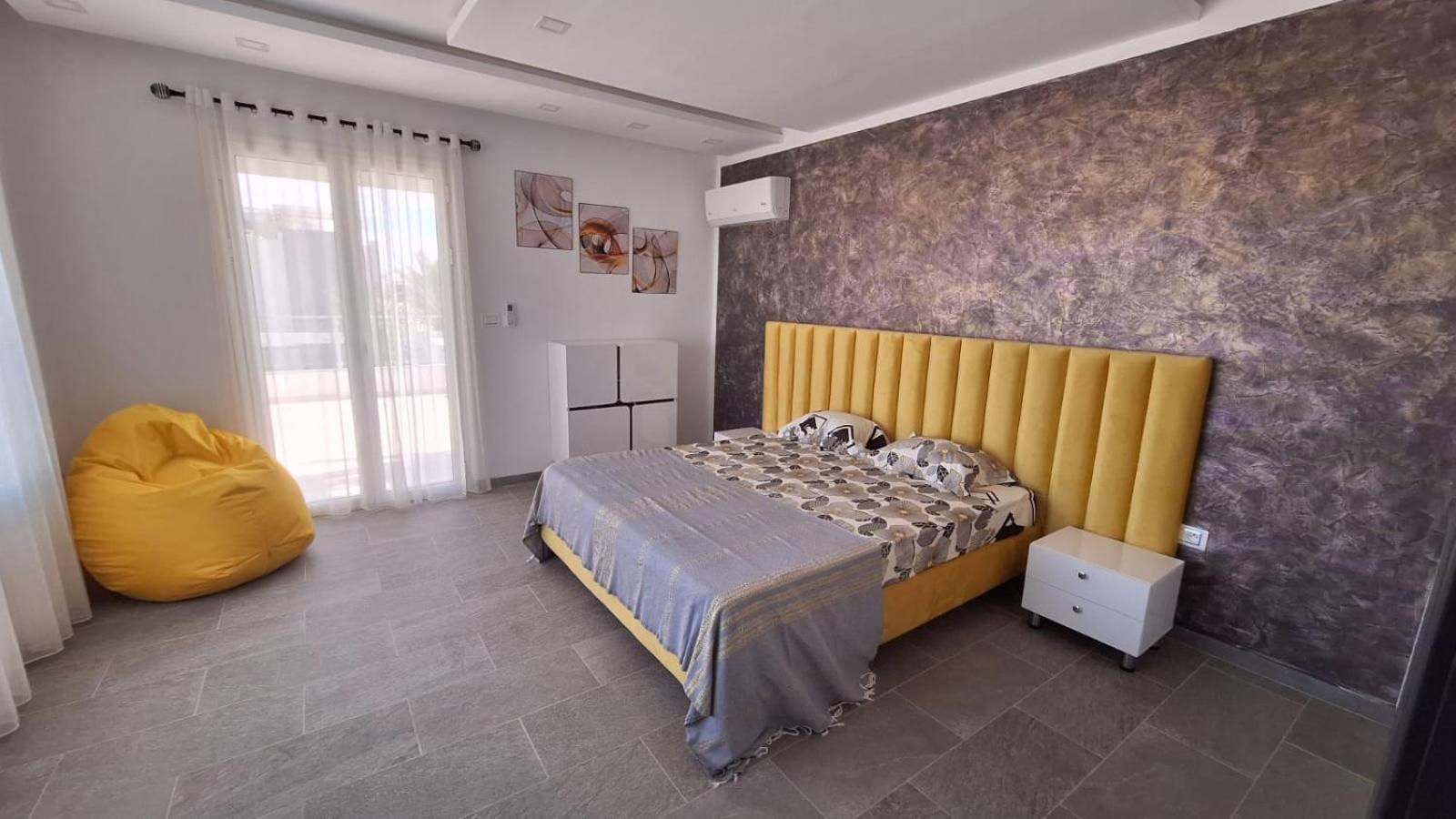 Three-Bedroom Villa photo 3