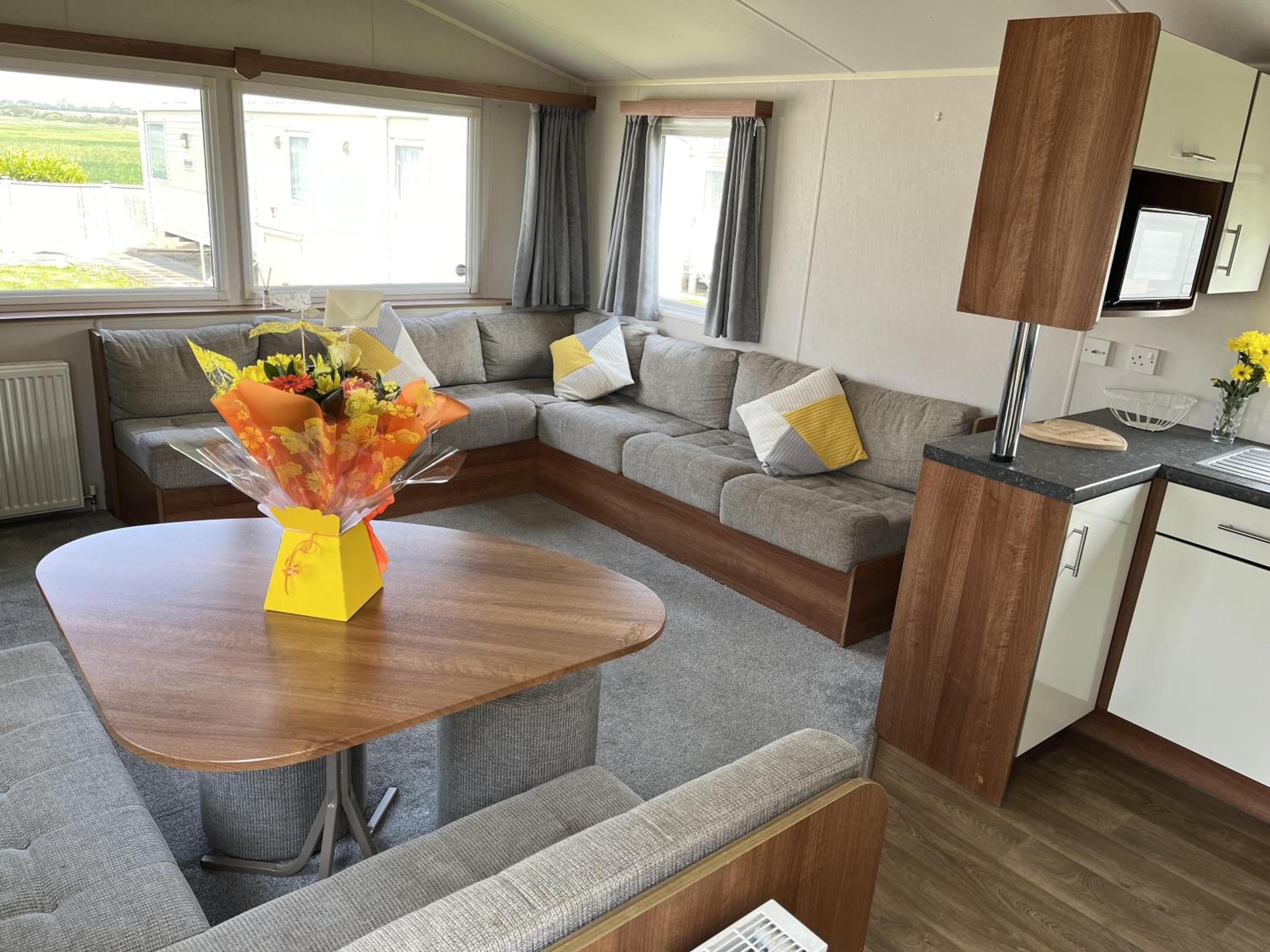 Mobile Home photo 3