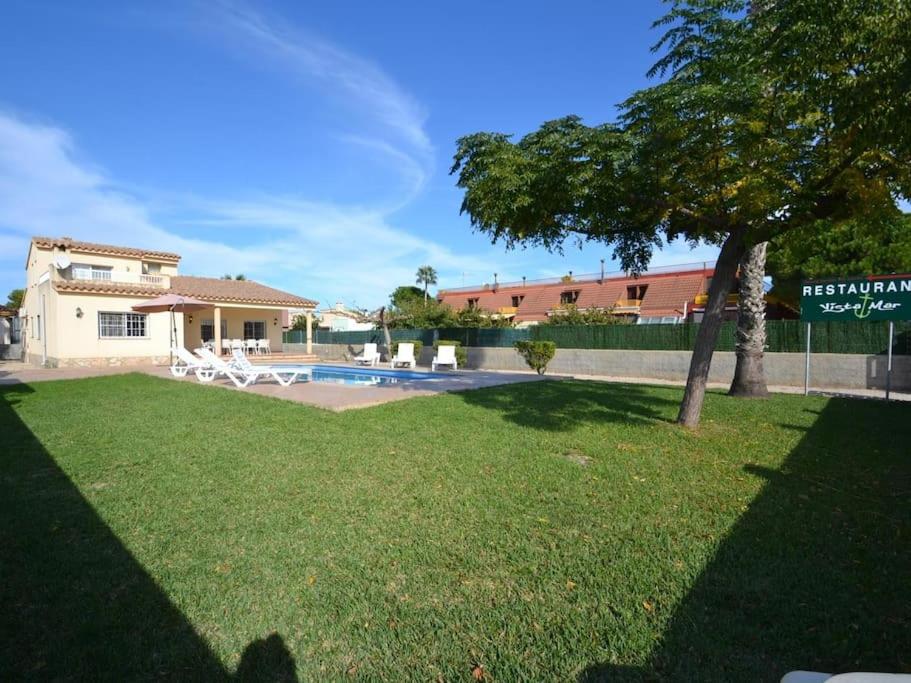 Villa photo 2