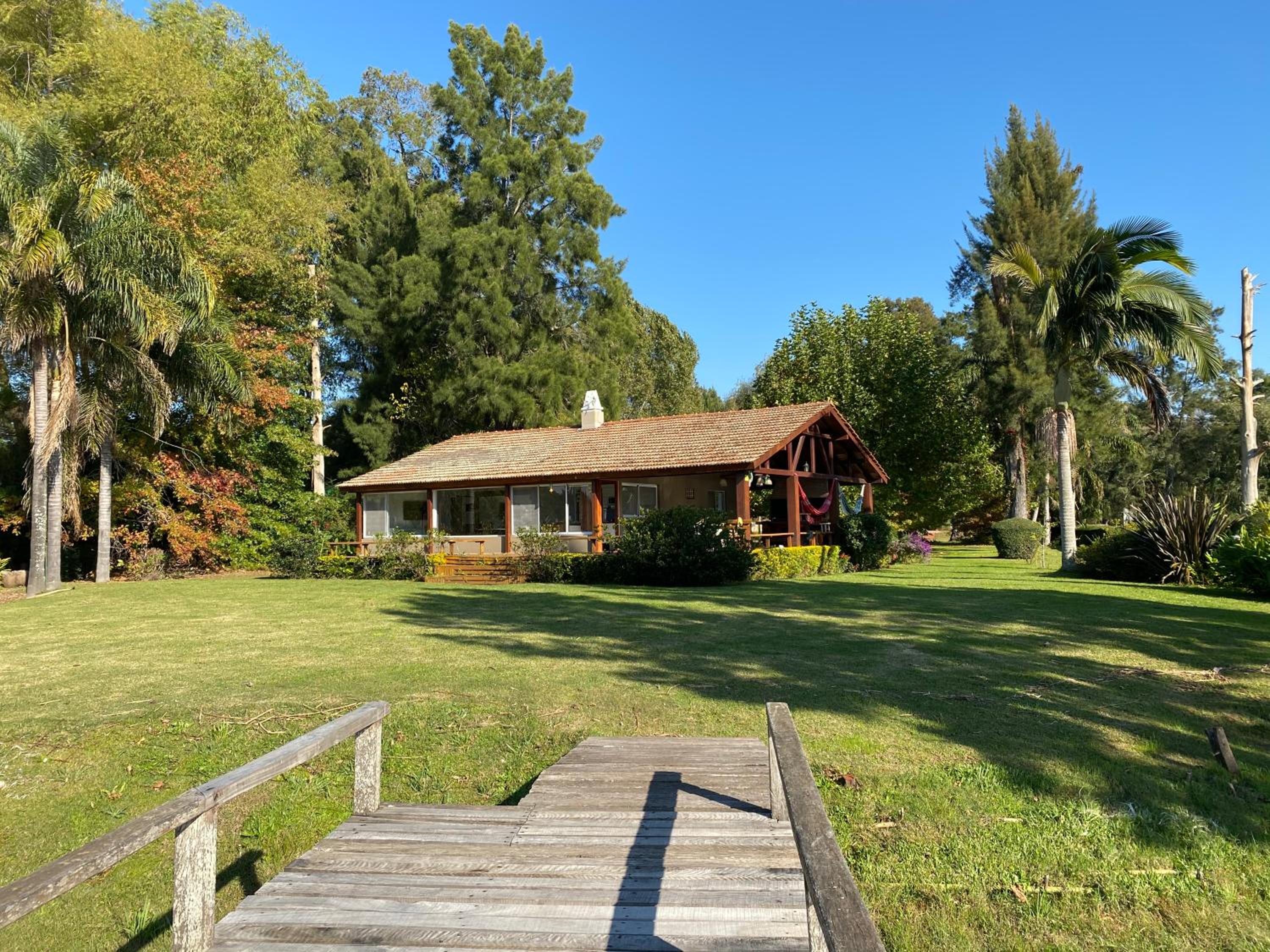 Three-Bedroom House photo 2