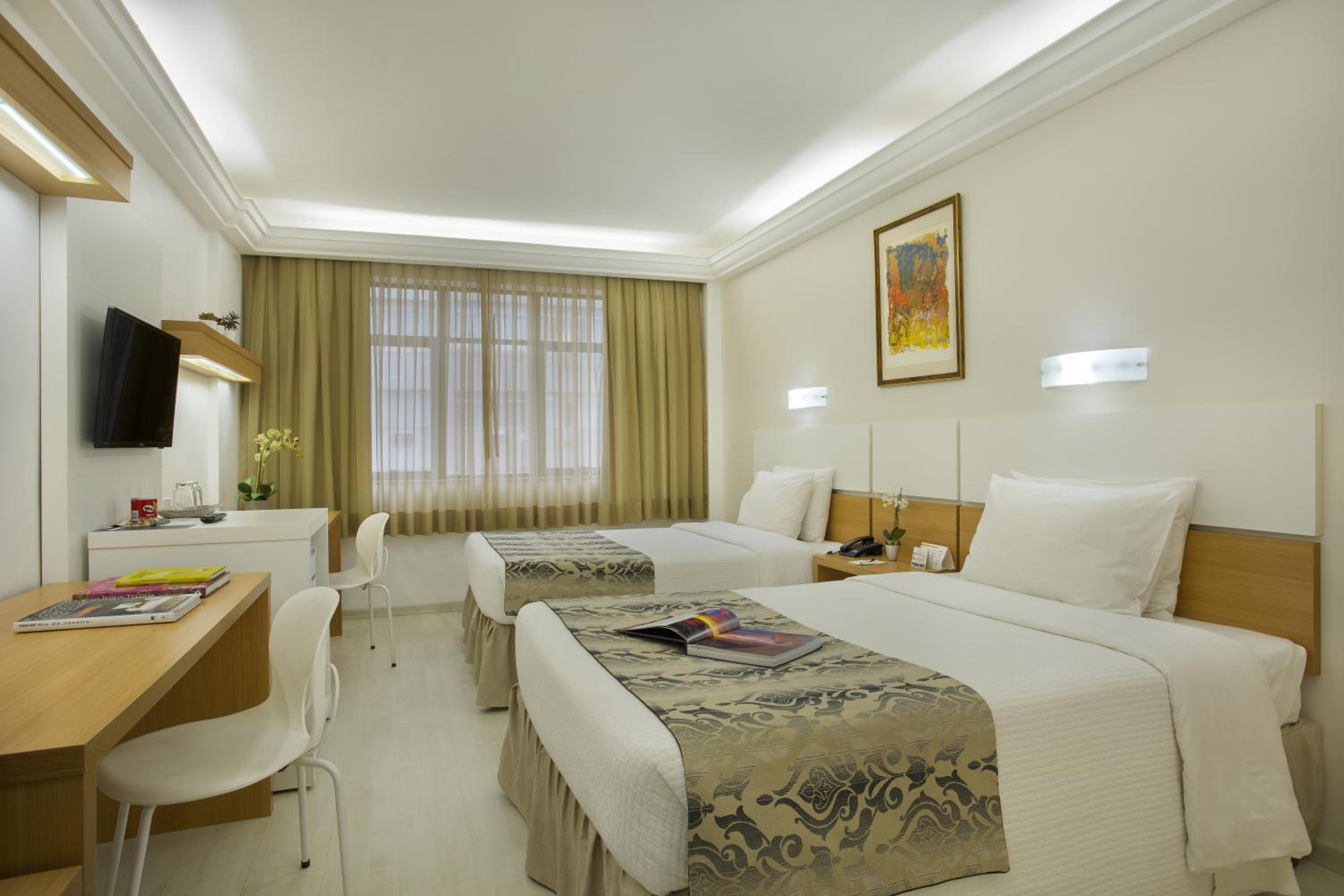 Standard Twin Room - Photo 2