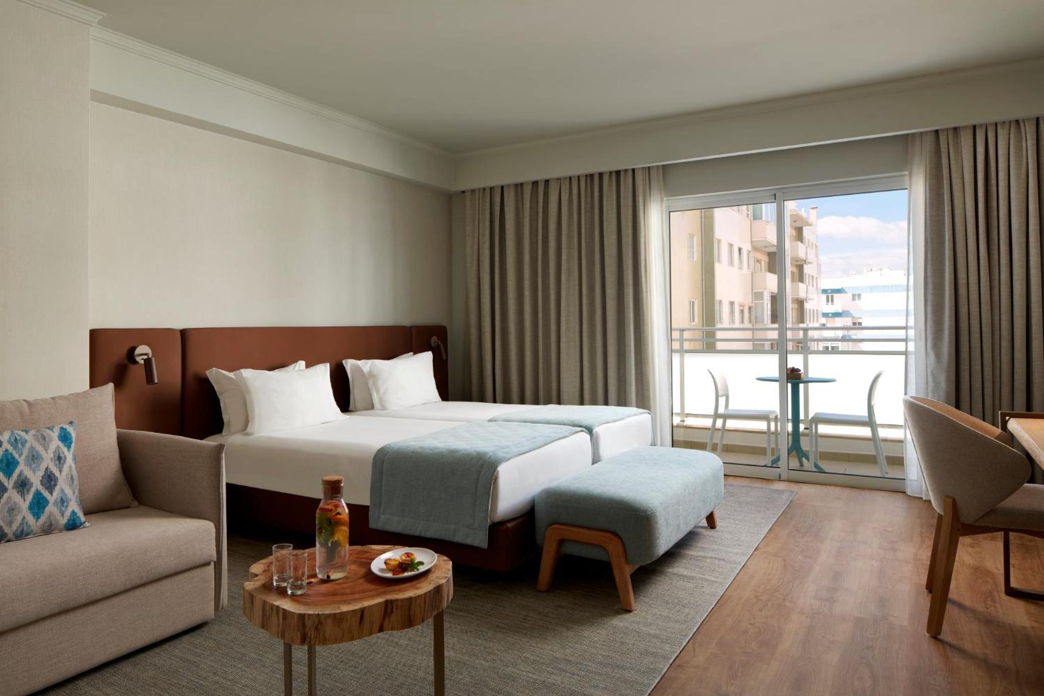 Superior Room with Partial Sea View