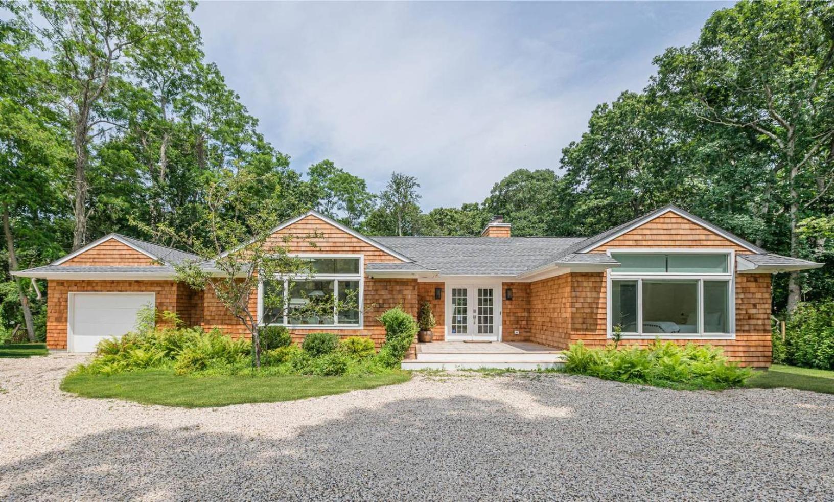 Five-Bedroom Villa photo 2
