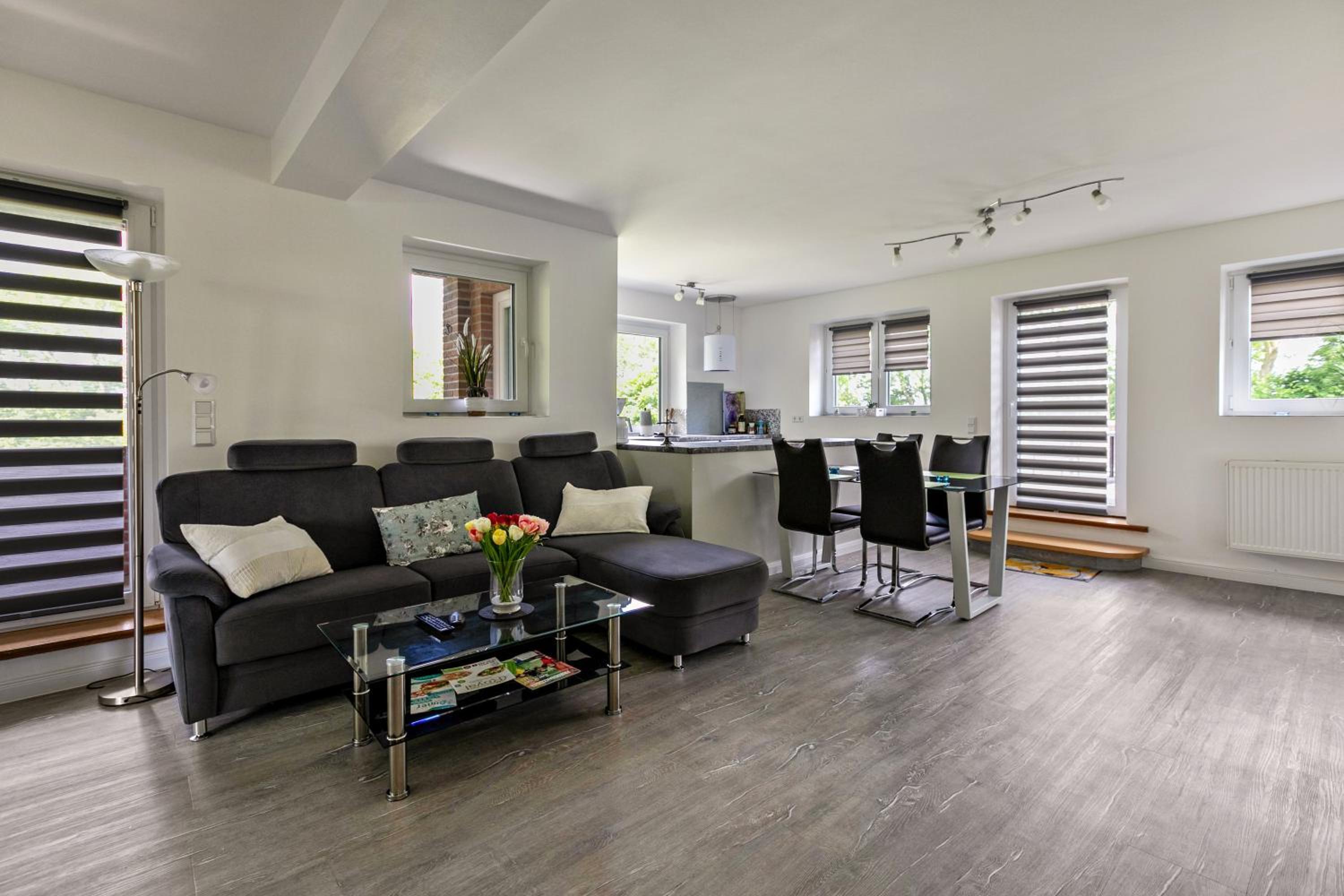 Two-Bedroom Deluxe Apartment with Garden View photo 1