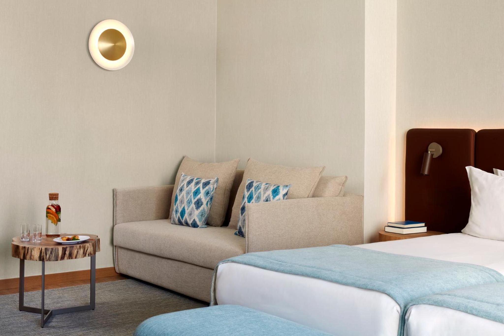 Superior Room with Partial Sea View photo 2