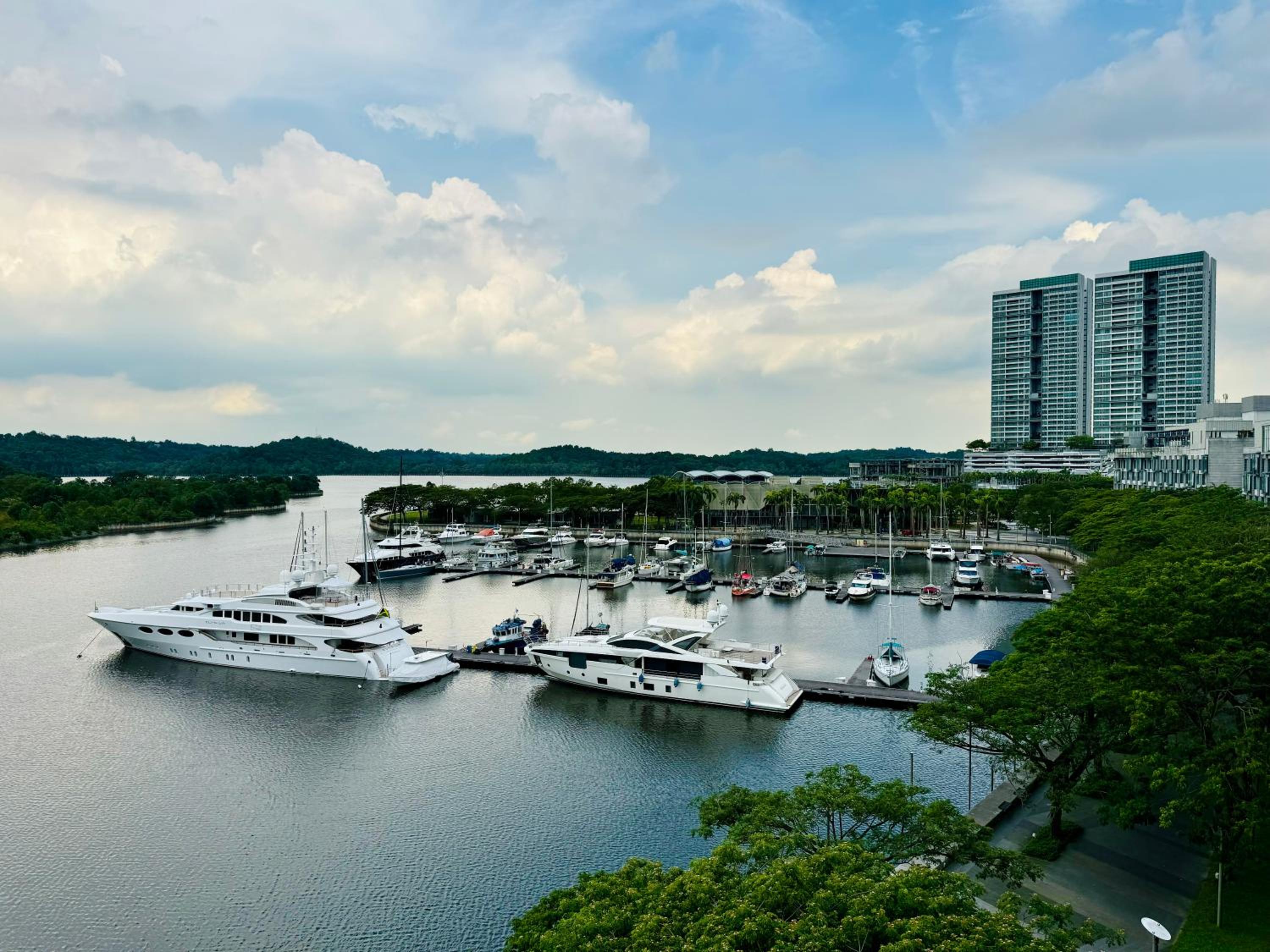 Three-Bedroom Apartment with Marina View photo 1