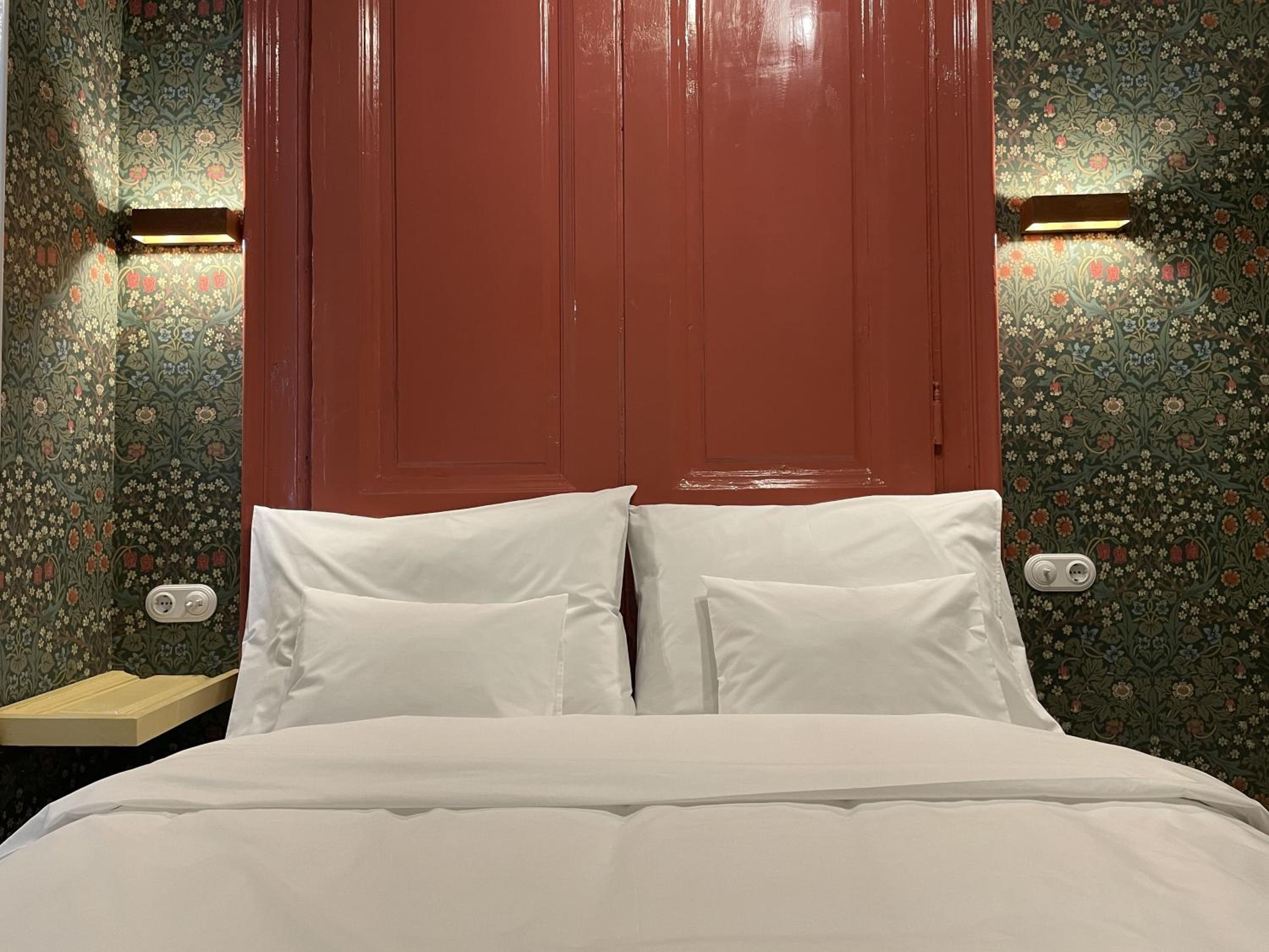 Small Double Room - Photo 2