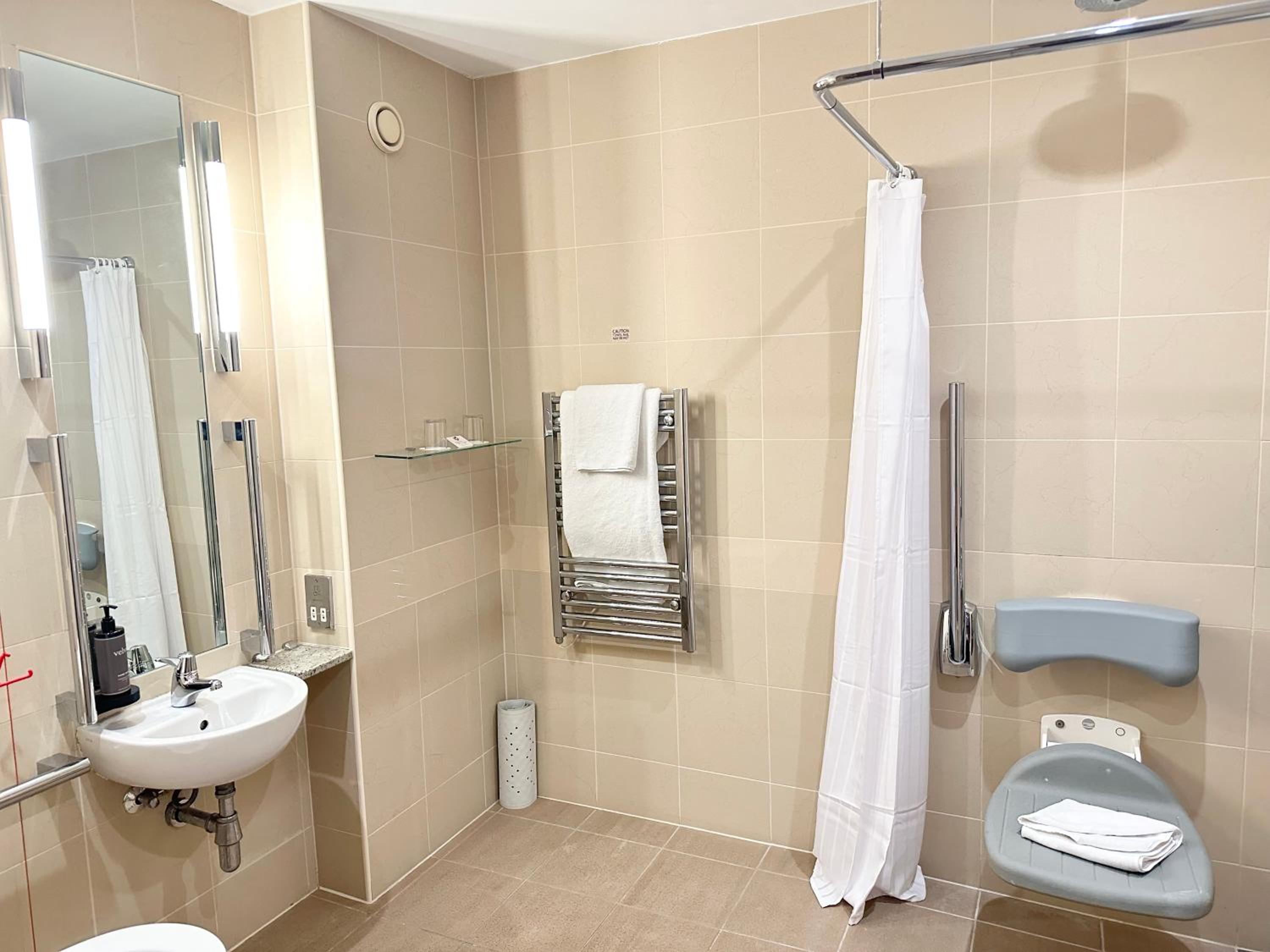 Double Room - Disability Access - Photo 6