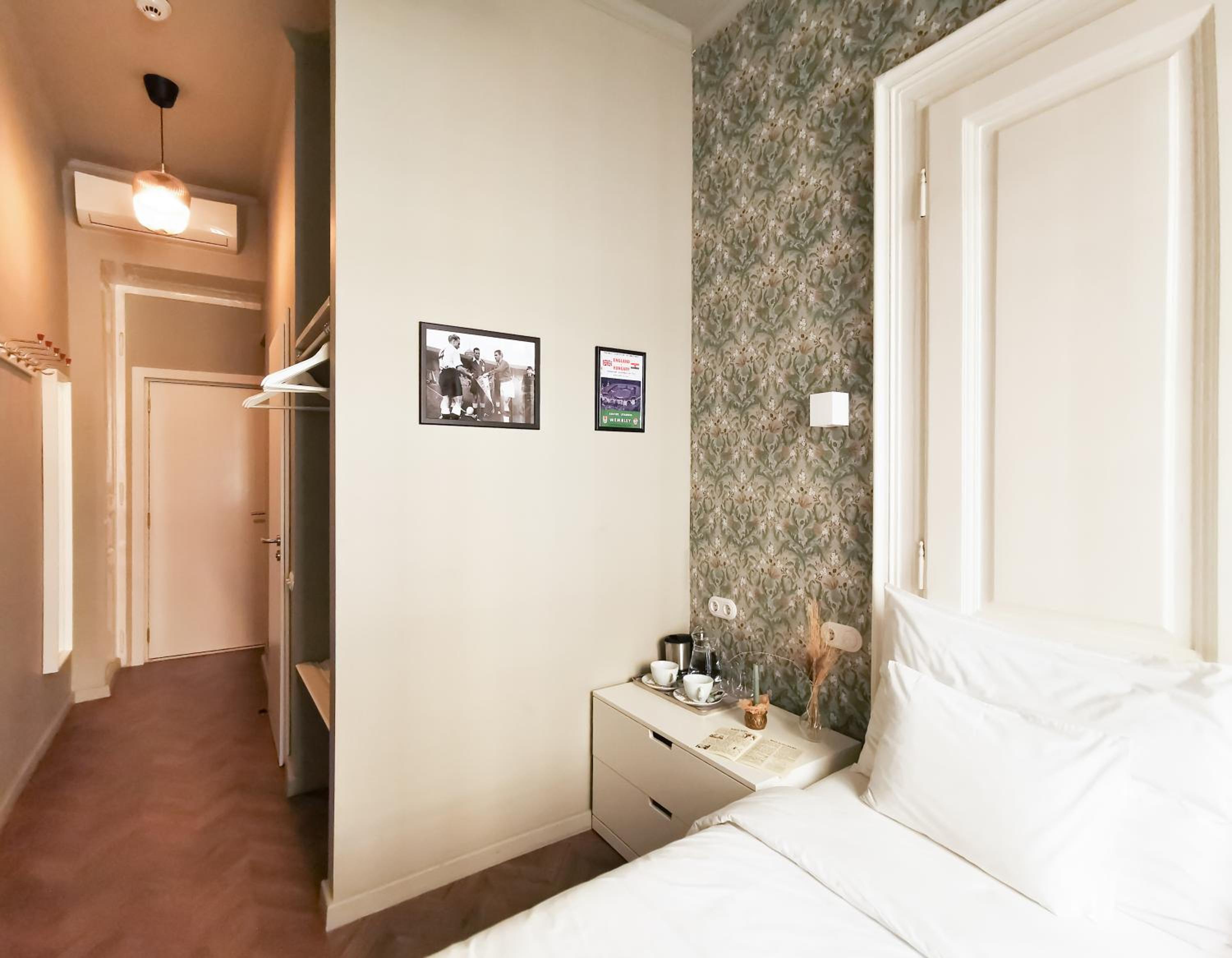 Small Double Room - Photo 5