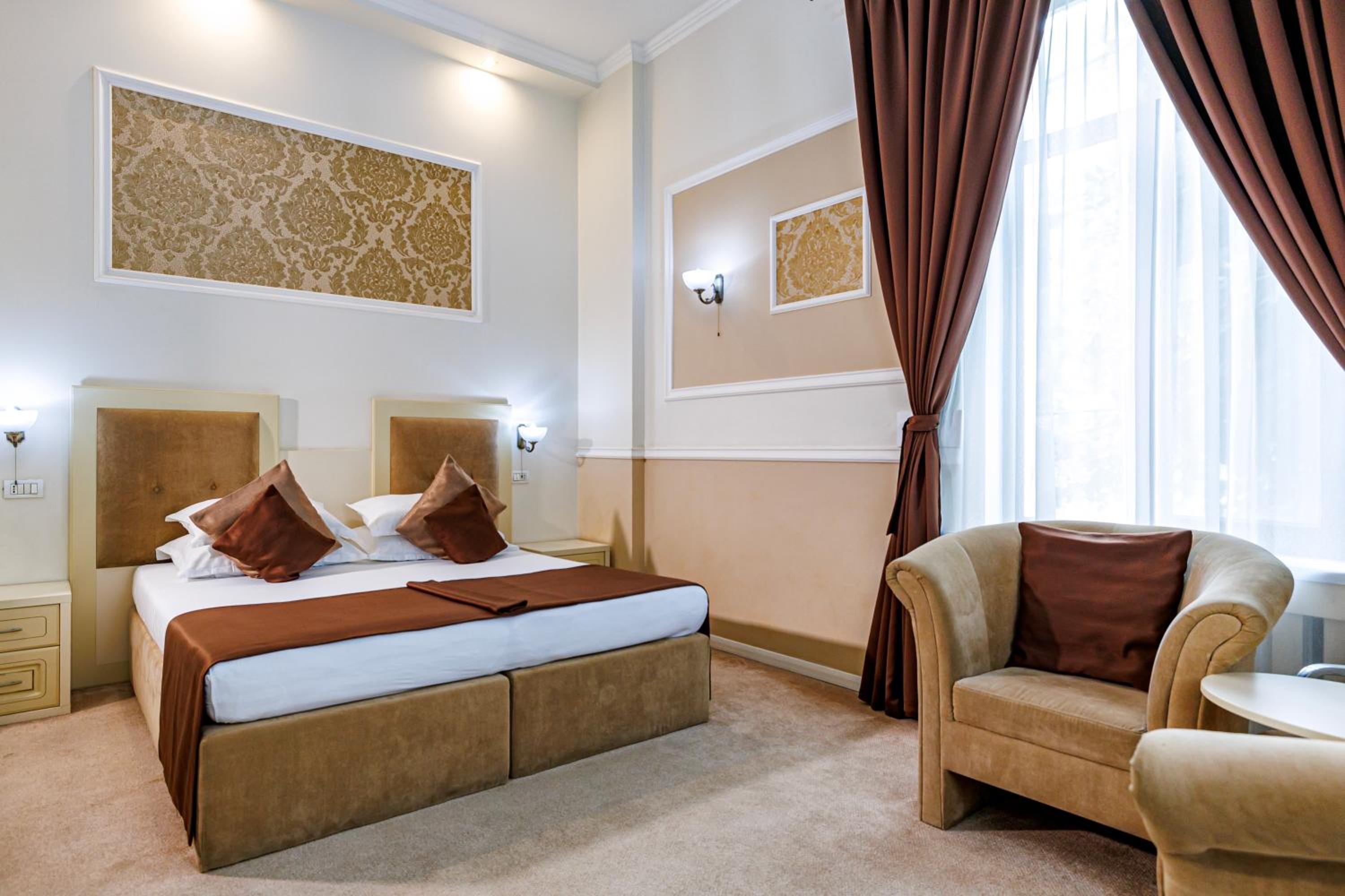 Deluxe Double or Twin Room
