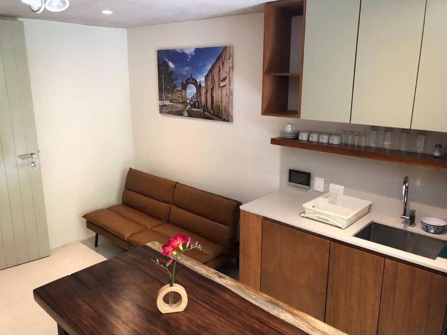 One-Bedroom Apartment photo 1