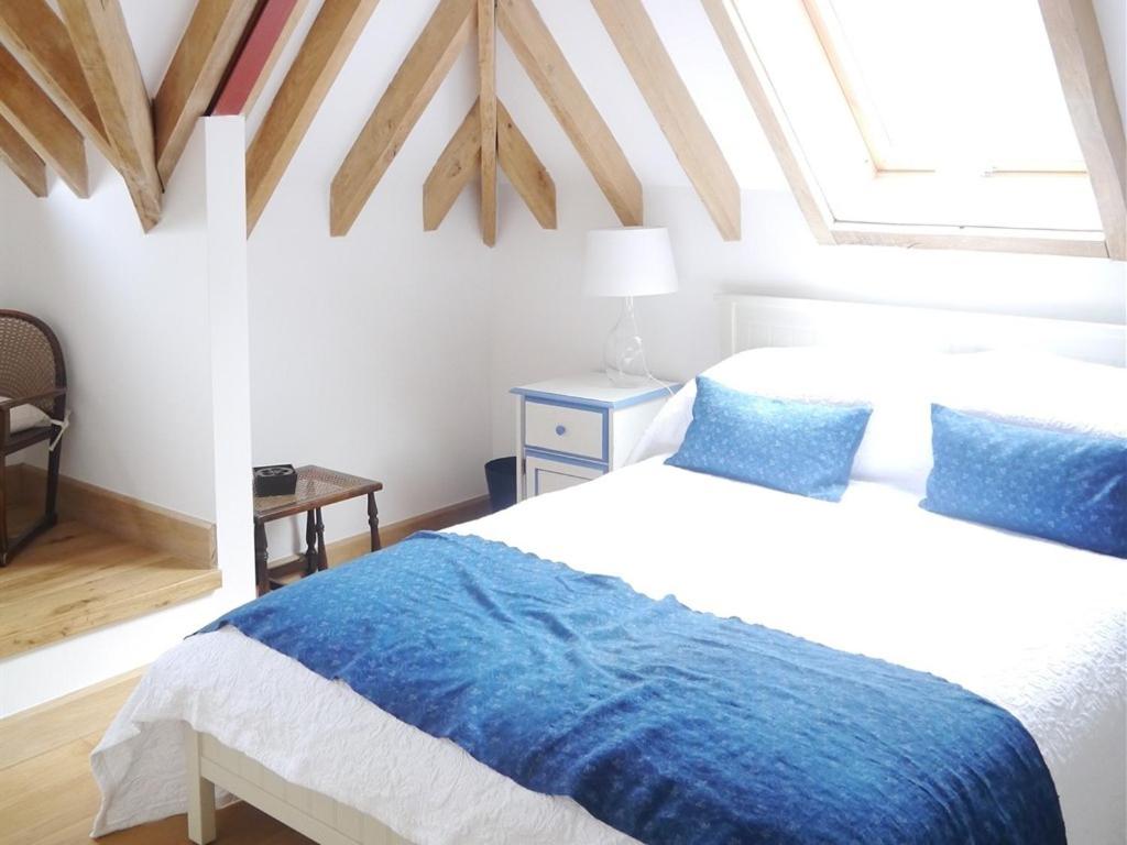 Deluxe King Room - Photo 1