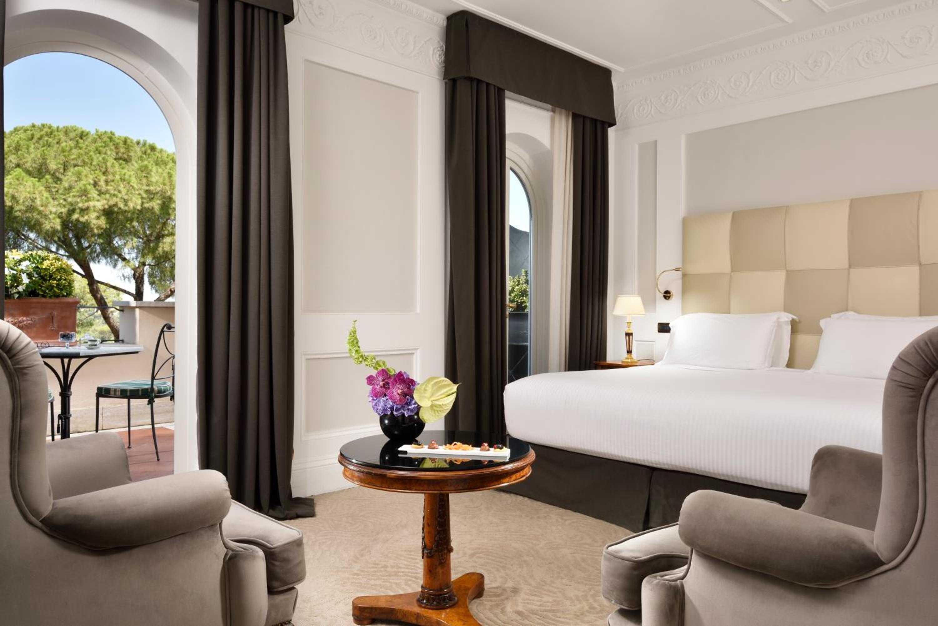 Junior Suite Terrace thumbnail 6