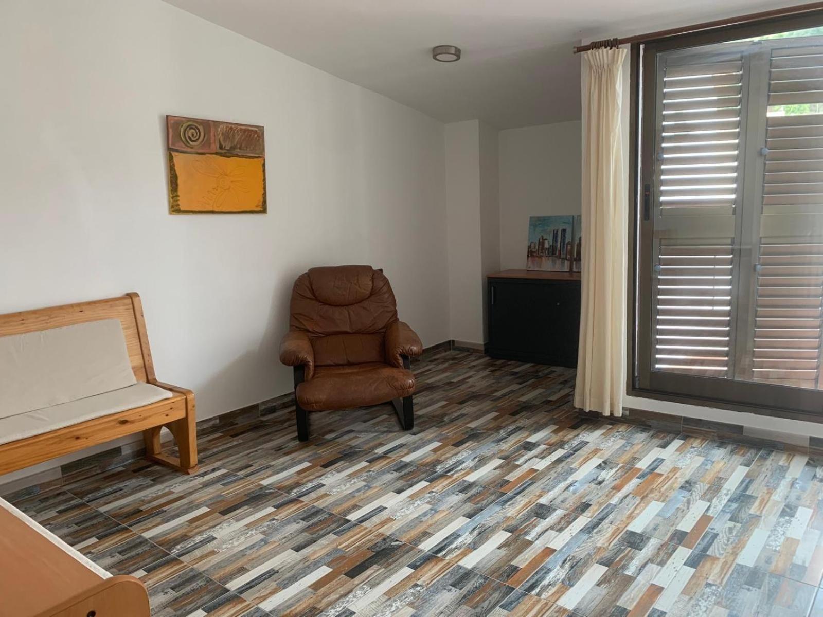Three-Bedroom Townhouse - Photo 3