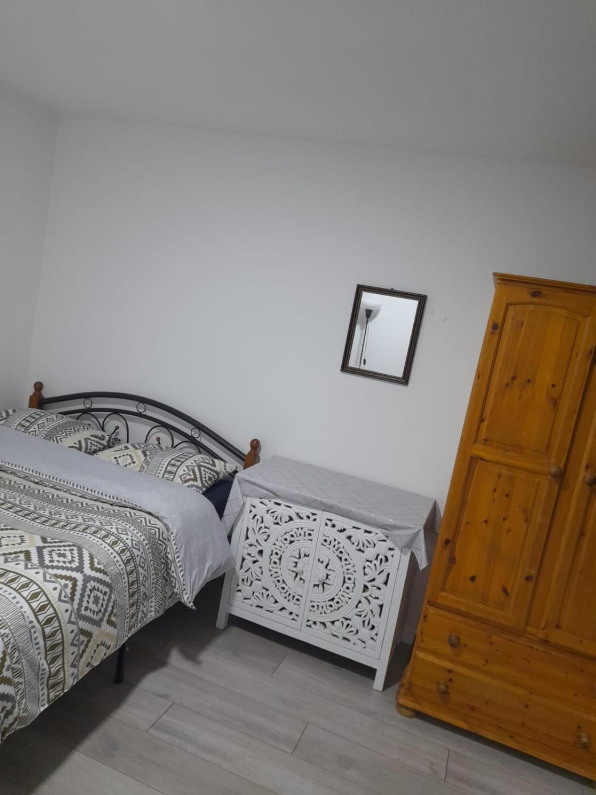 Double Room with Shared Bathroom photo 2