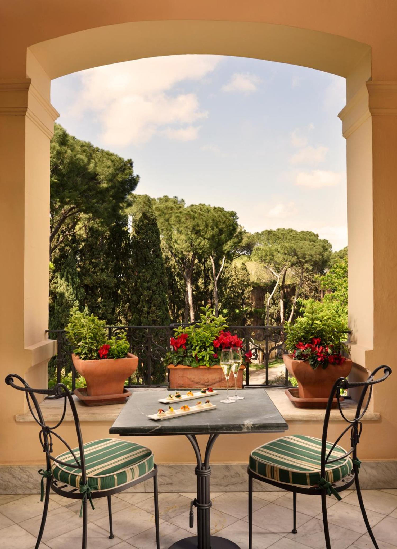 Junior Suite Terrace thumbnail 6