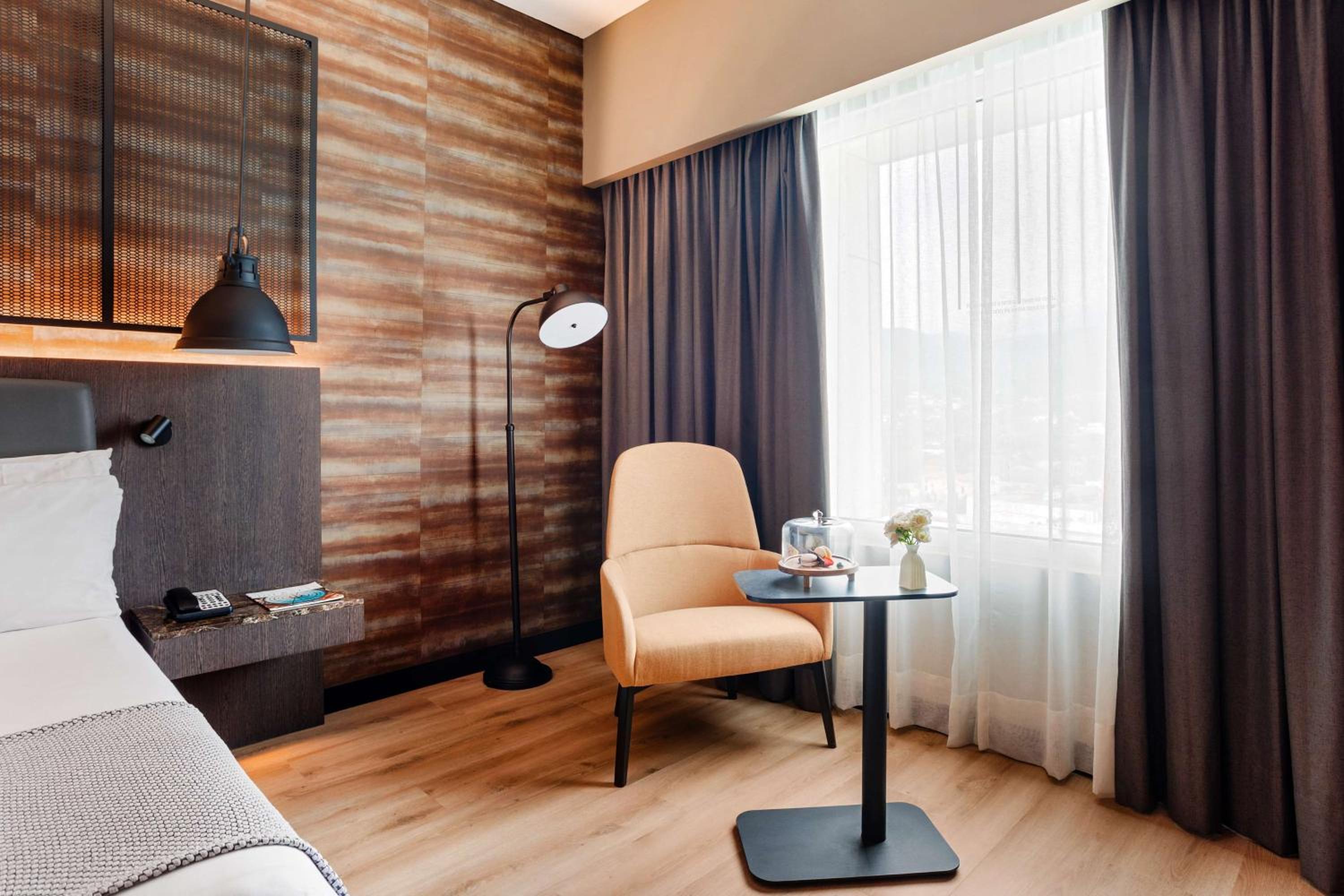 Premium Room - Photo 8