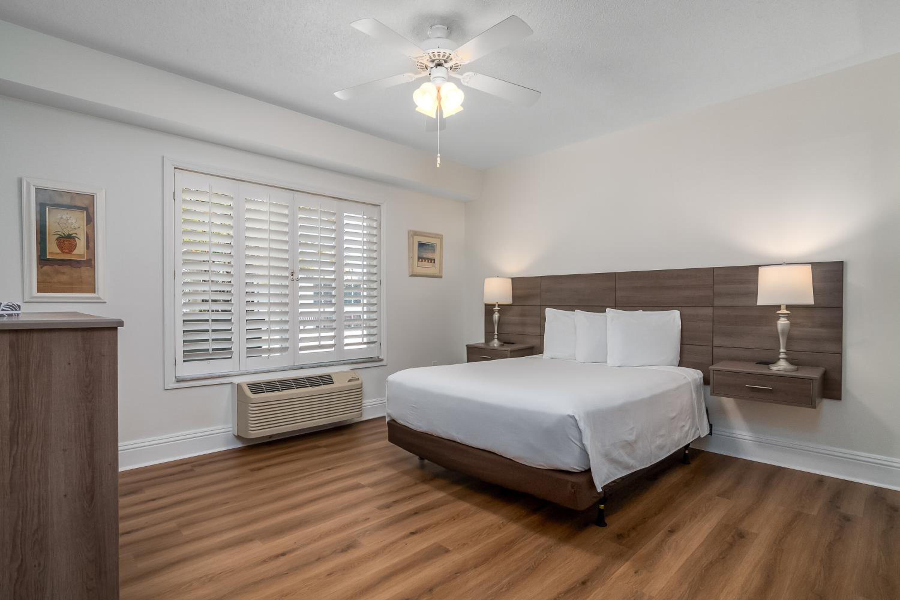 Queen Suite - Photo 6