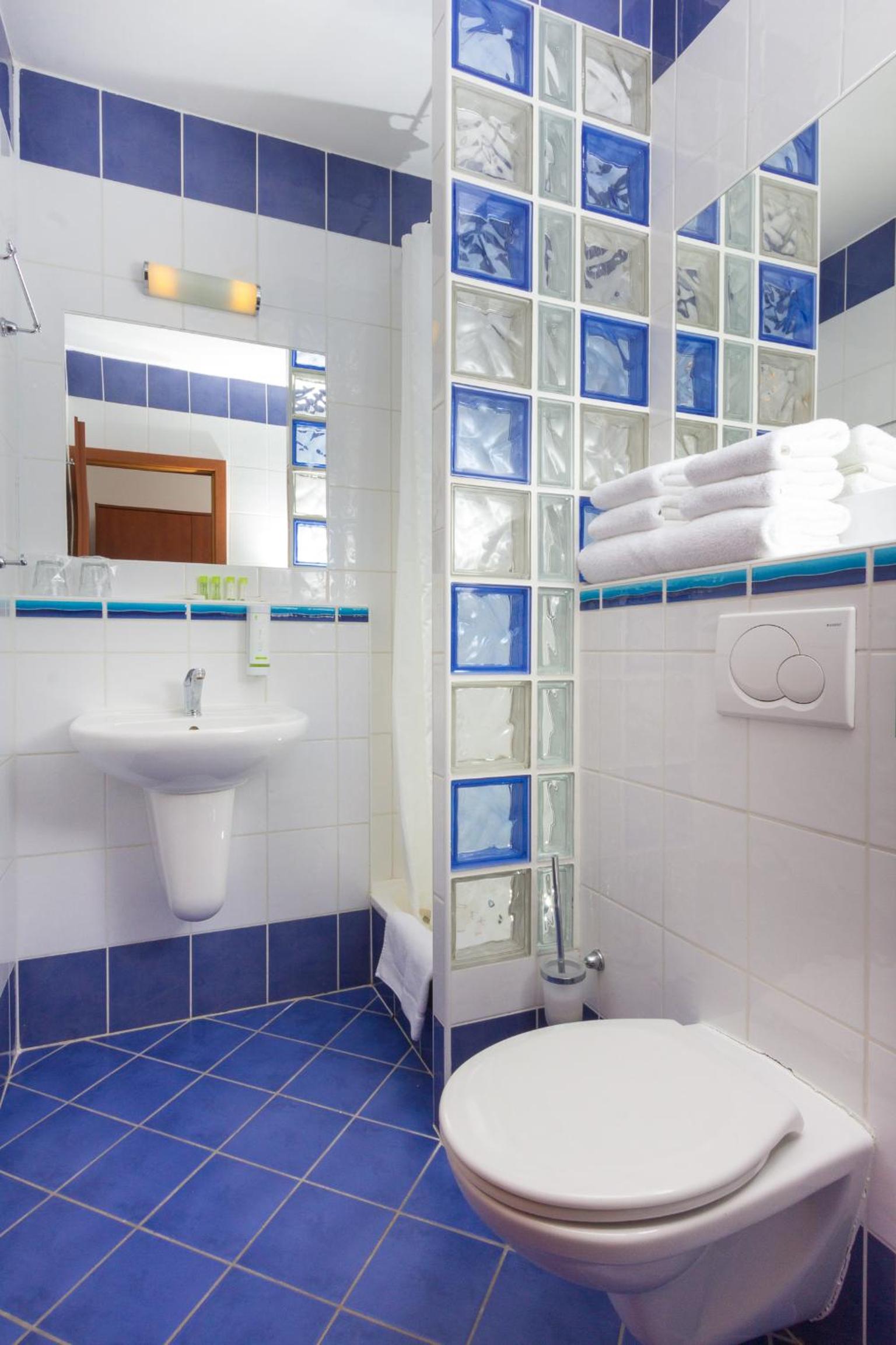 Standard Twin Room - Photo 3
