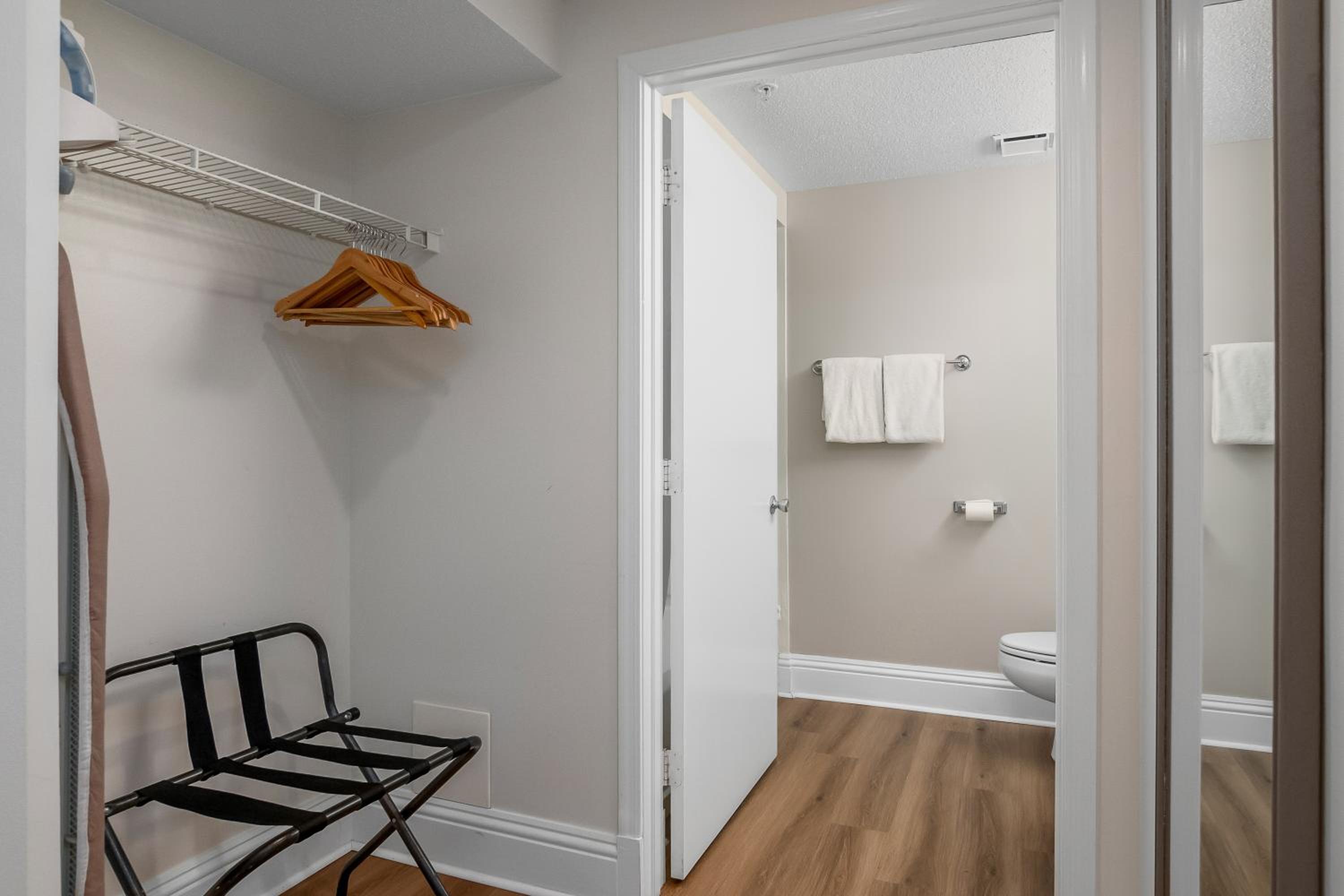 Double Room with Two Double Beds - Photo 5
