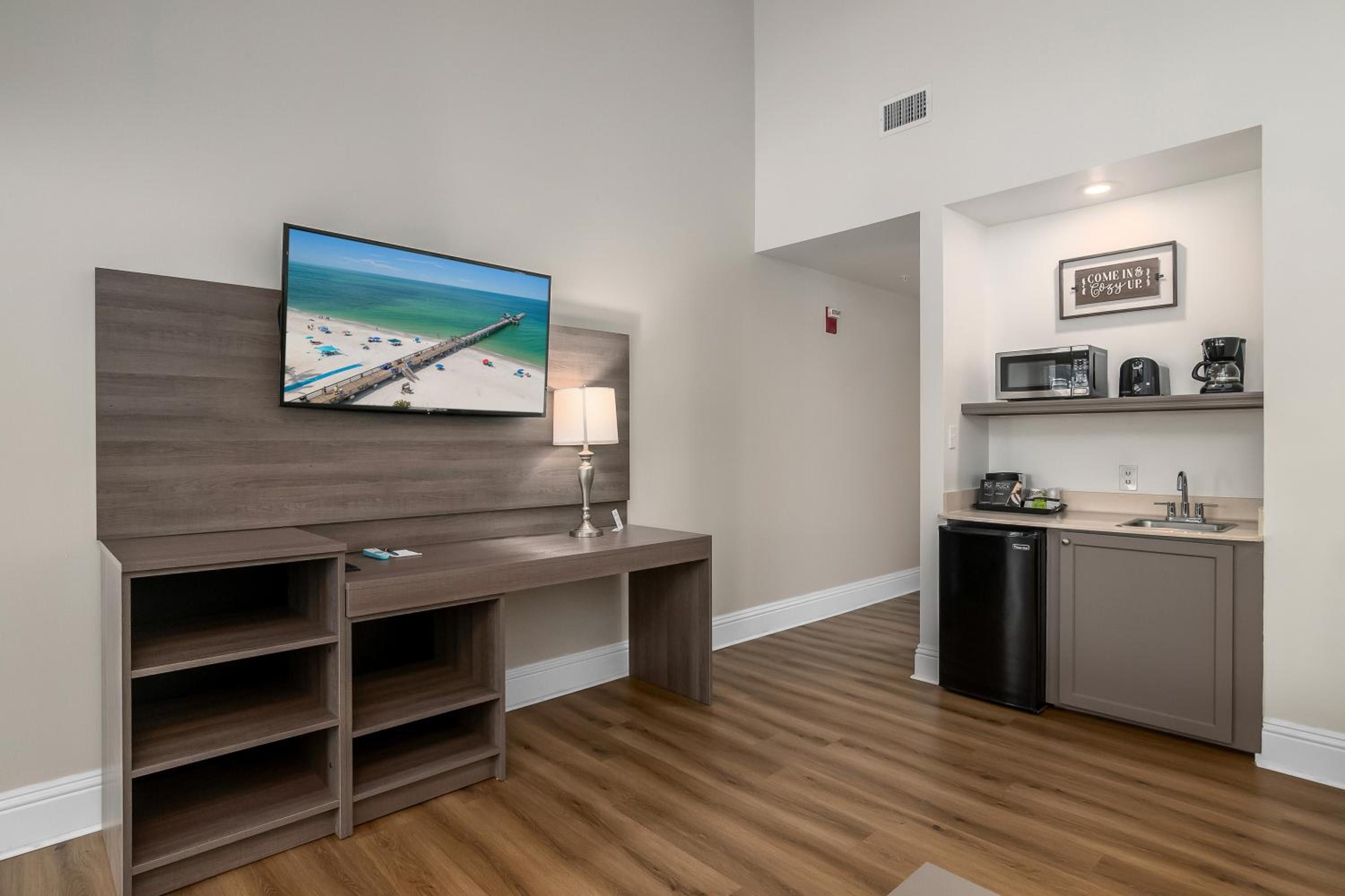 King Suite - Photo 5
