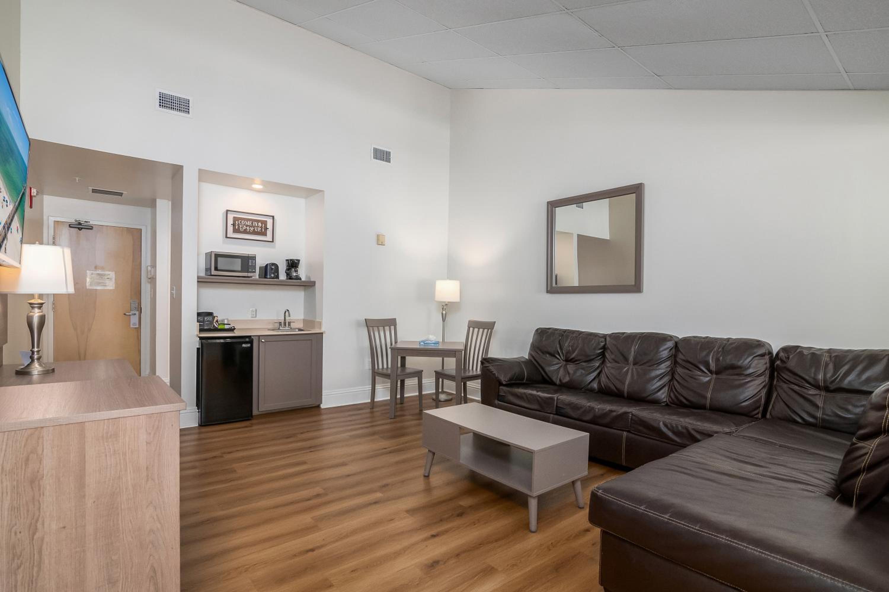 King Suite - Photo 6