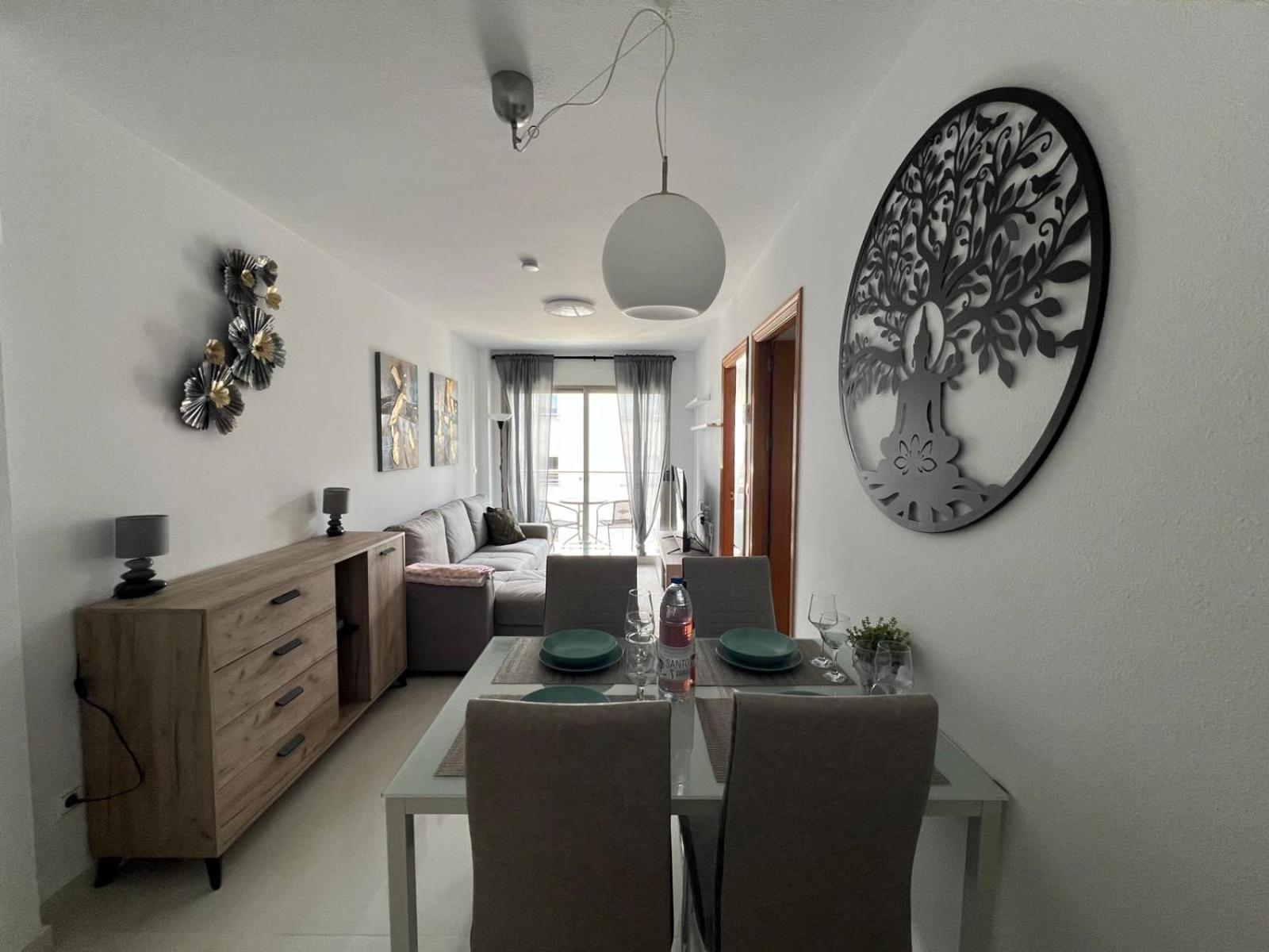Apartamento de Dos Dormitorios - Frente al Océano
