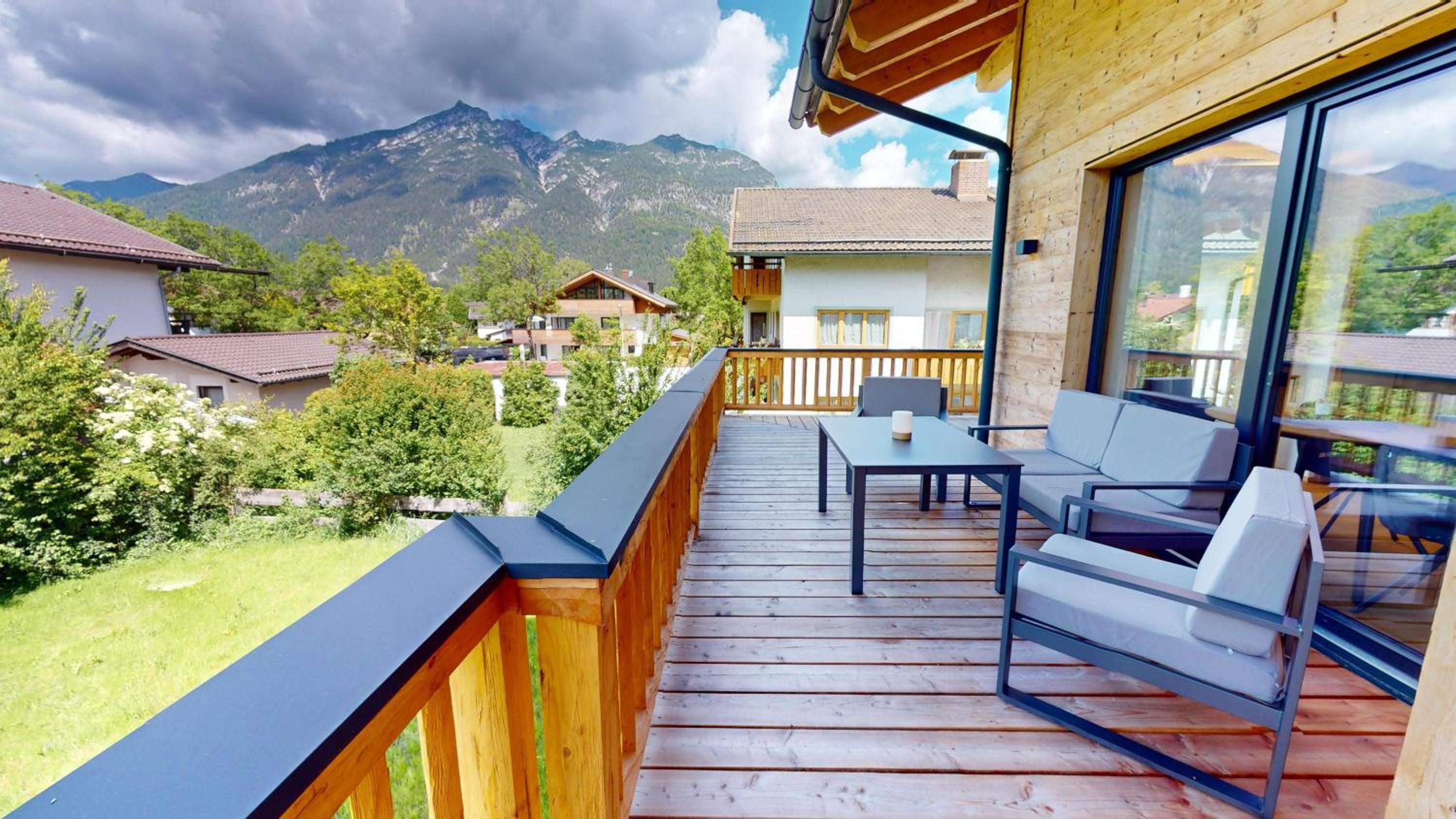 Apartment with Mountain View photo 3