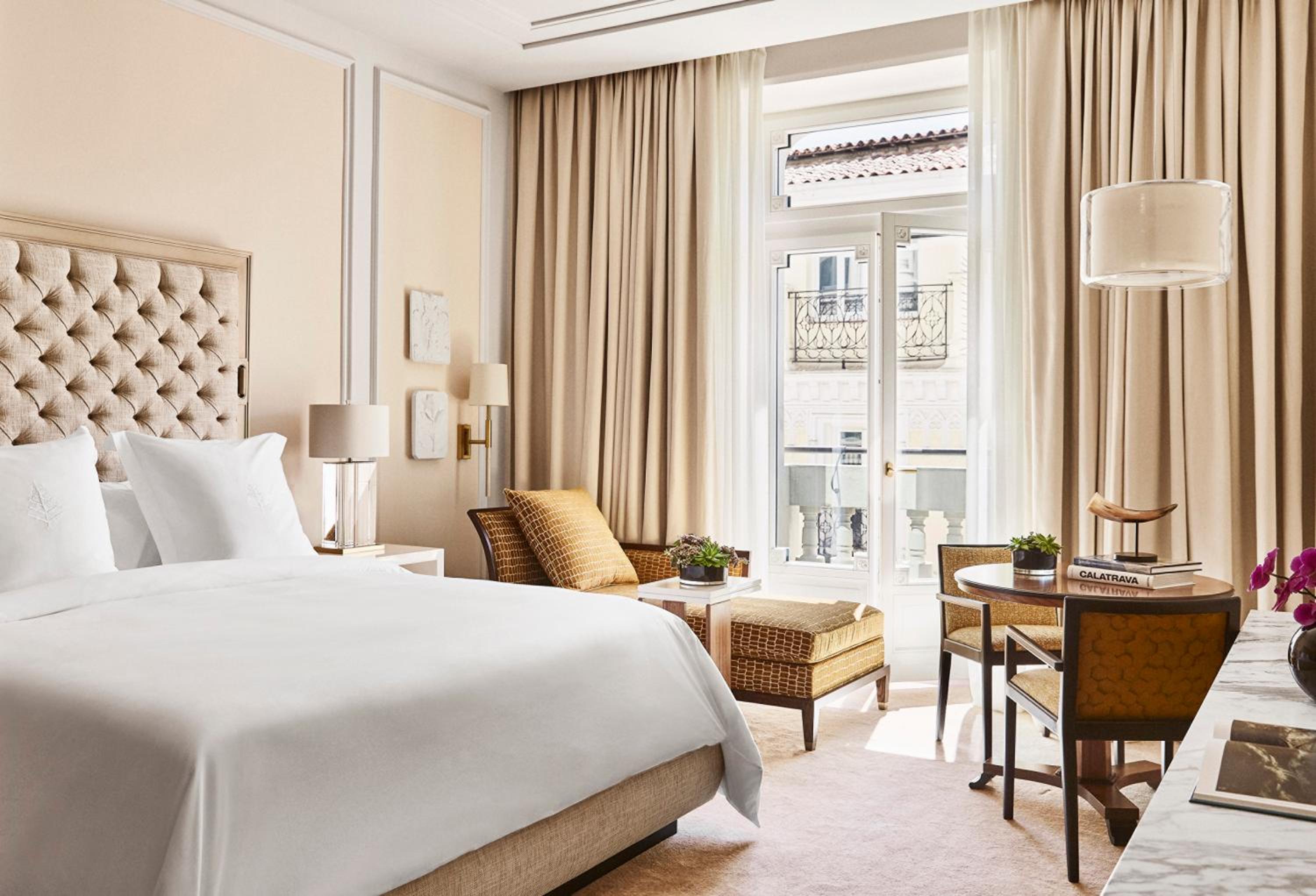 Deluxe Room with Juliet Balcony - Photo 1