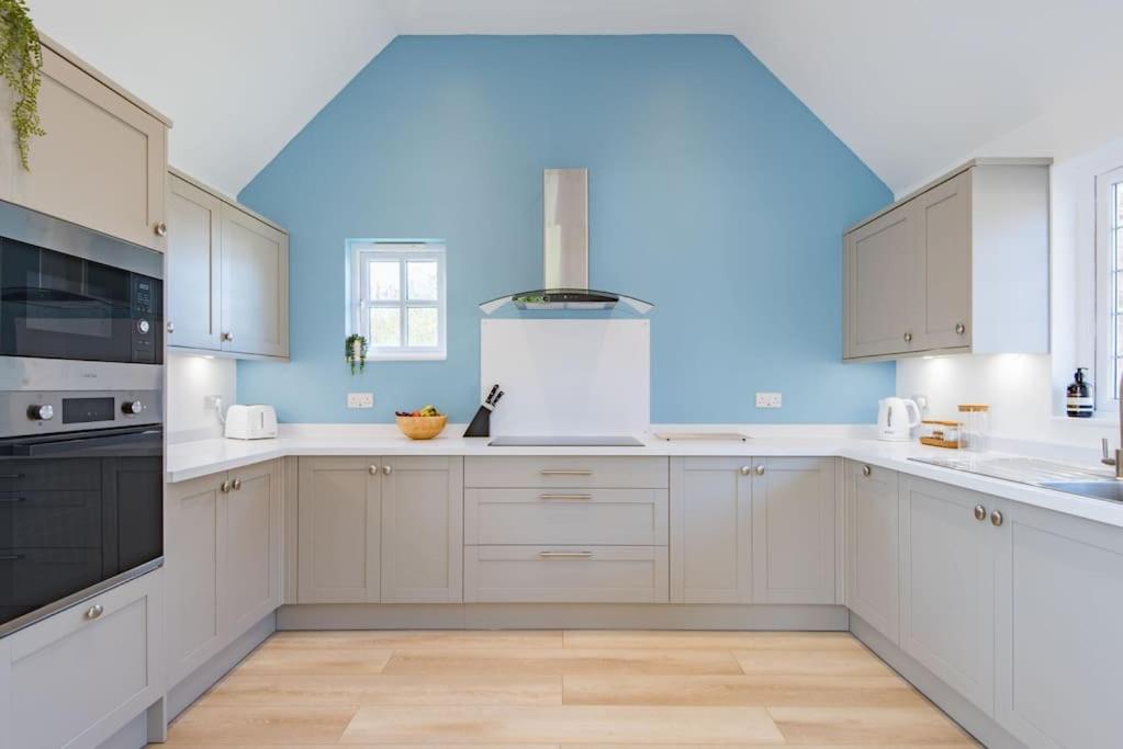 Three-Bedroom House photo 2