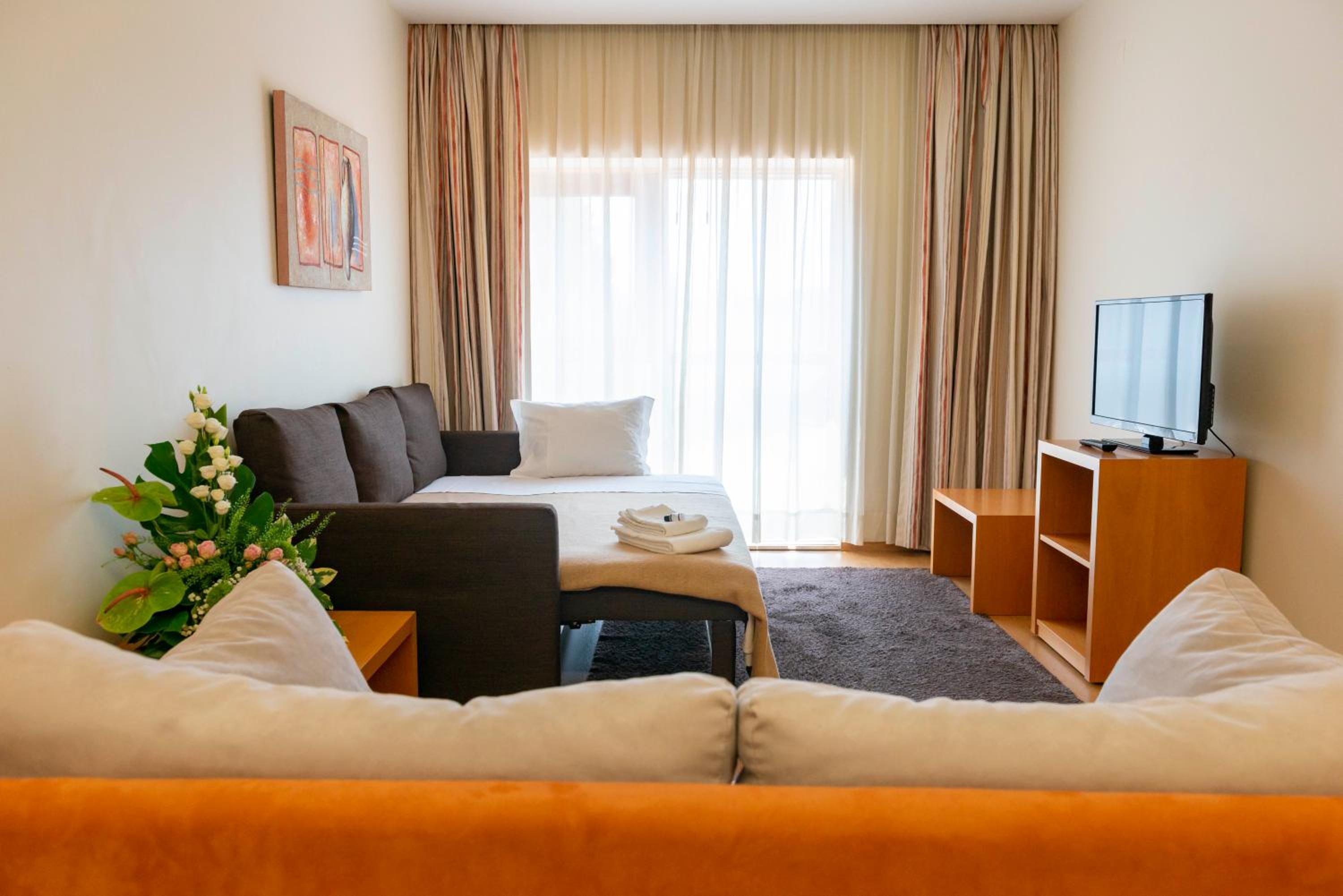 One-Bedroom Apartment - Photo 9