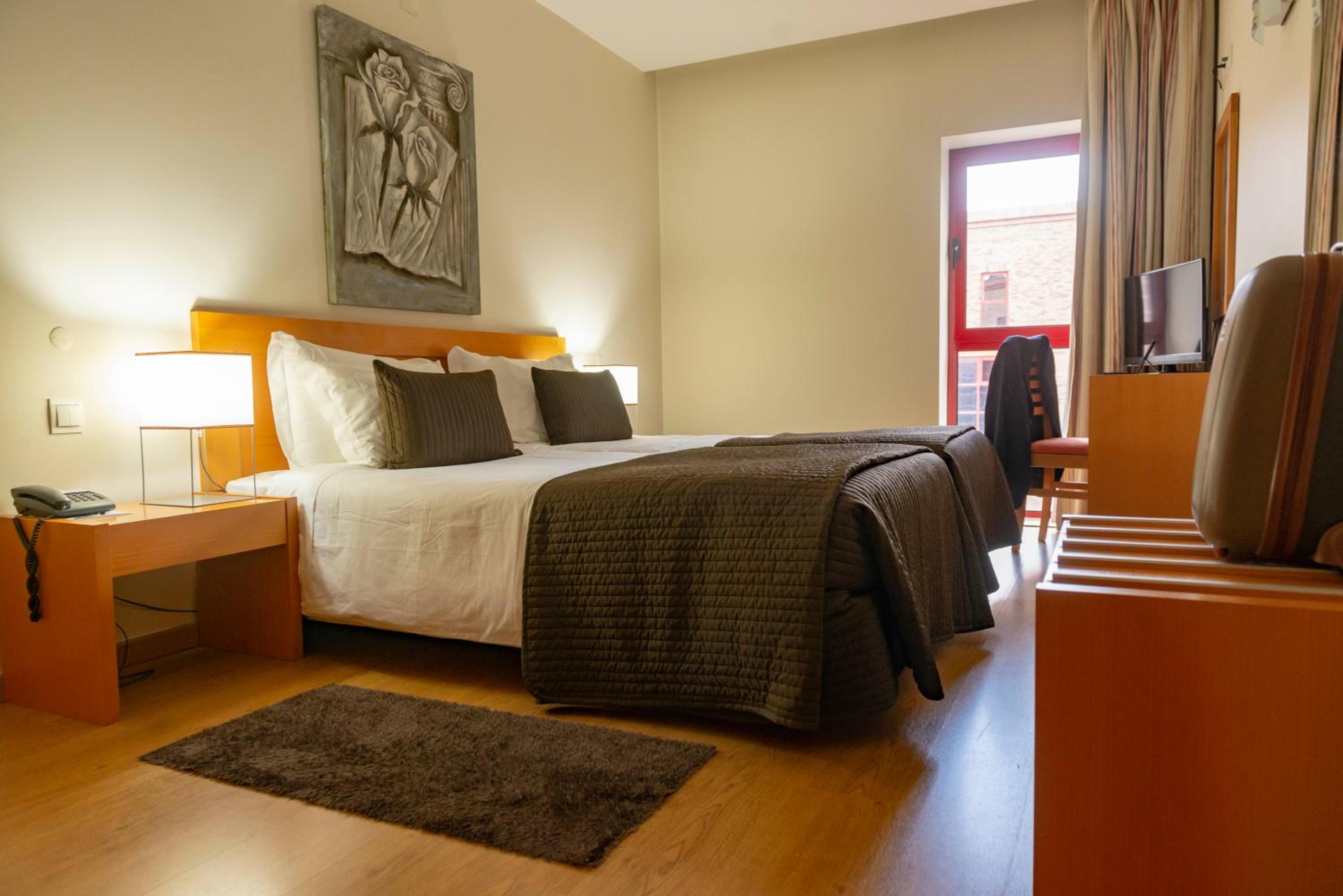 One-Bedroom Apartment - Photo 6