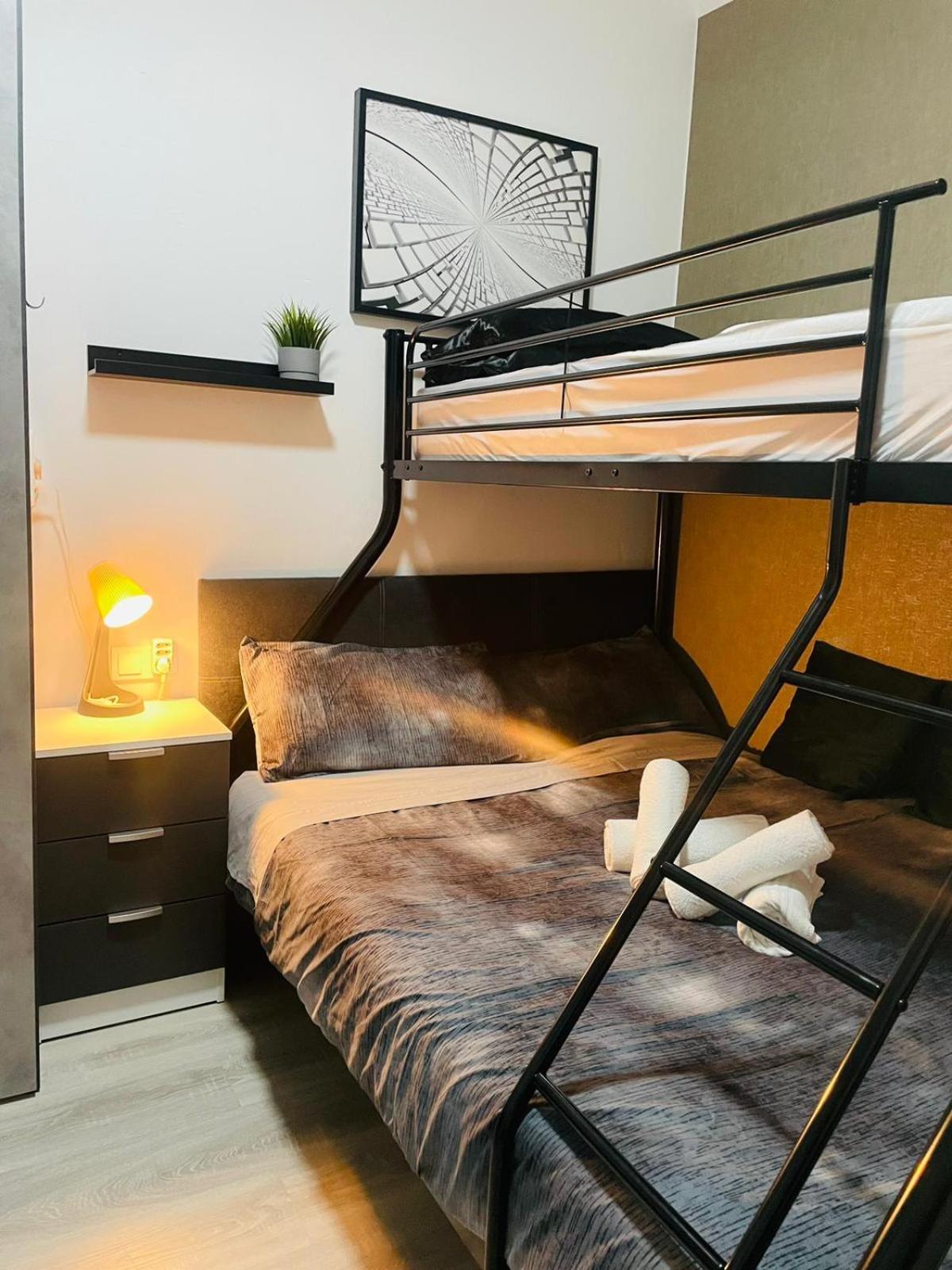 Habitación familiar con baño compartido