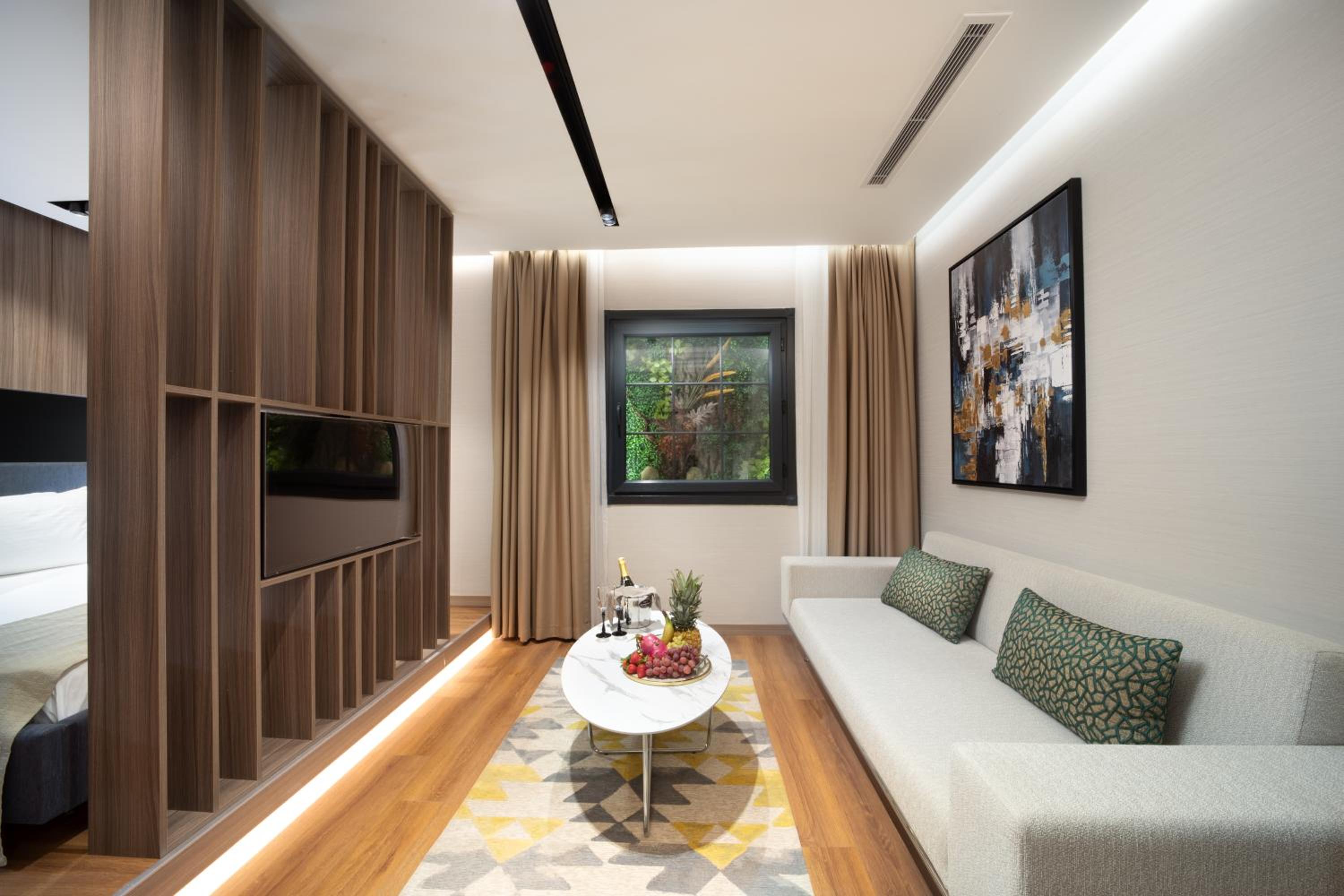 Deluxe Suite