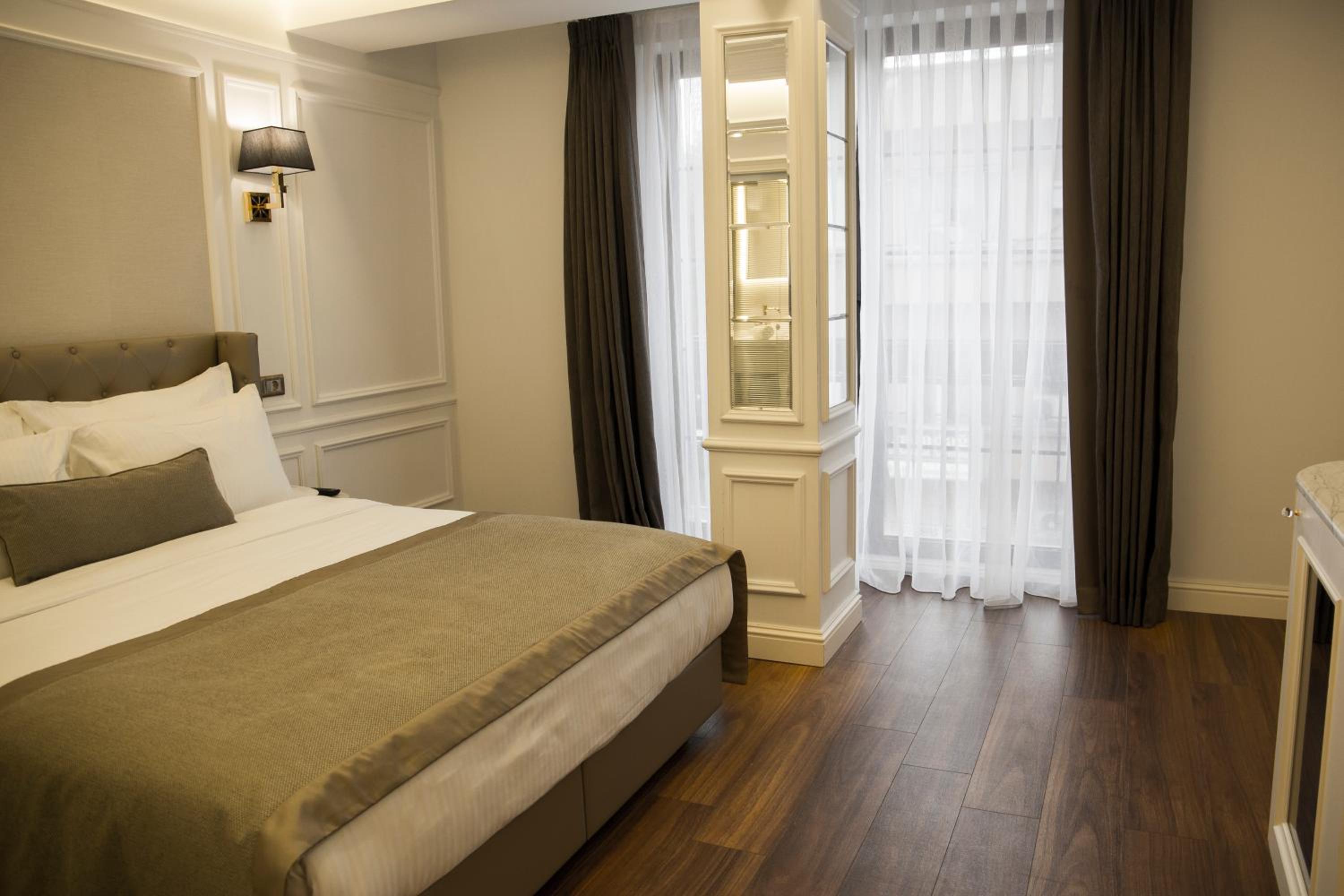 Deluxe Double Room photo 2