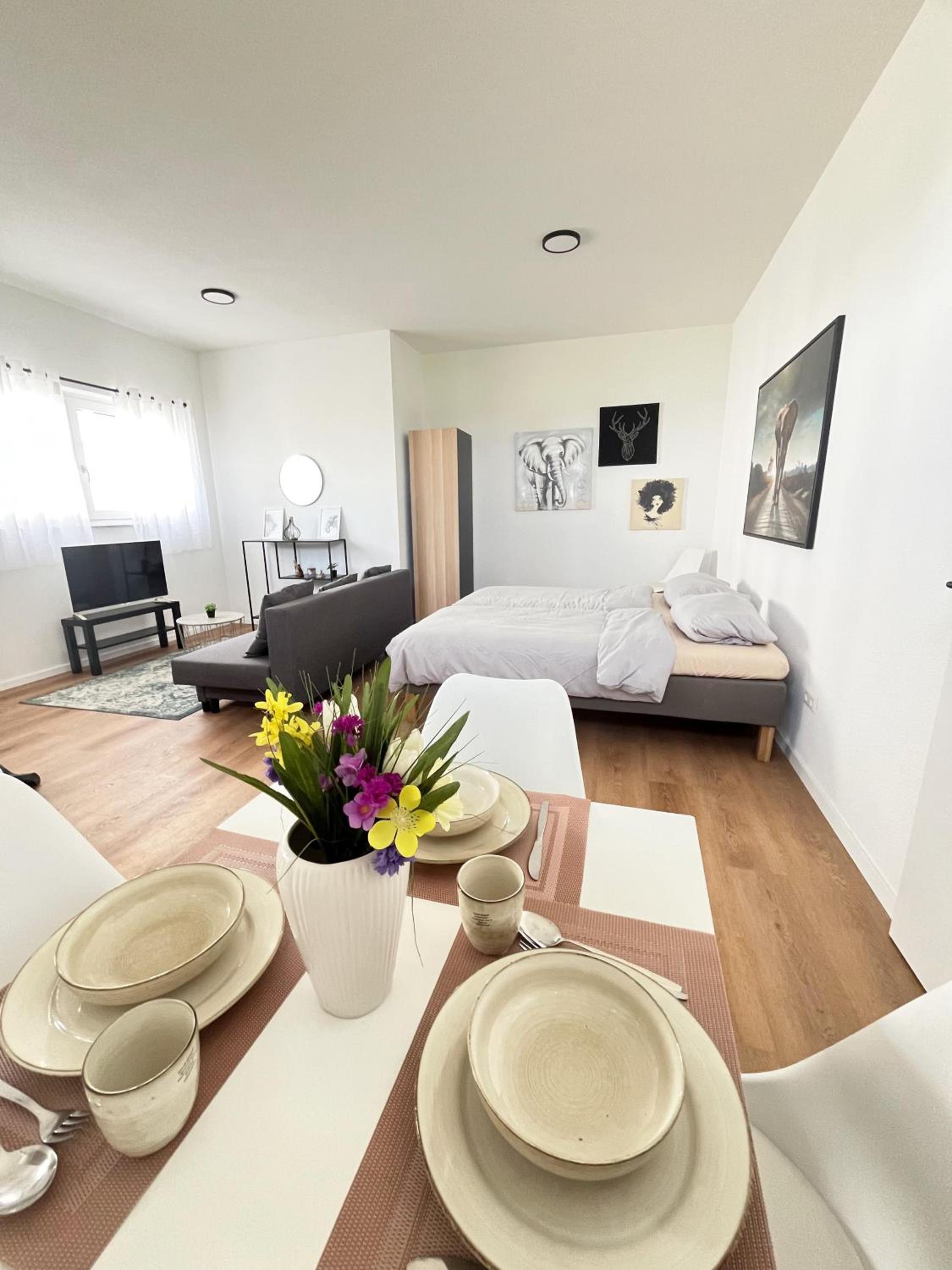 One-Bedroom Apartment photo 1
