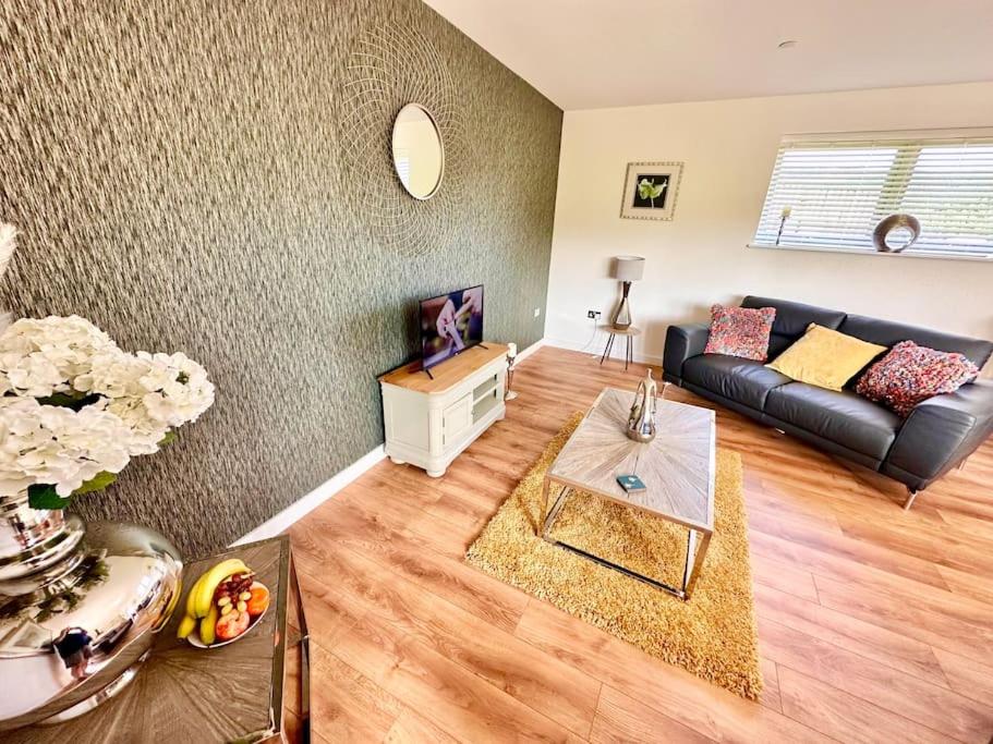 Two-Bedroom House photo 3