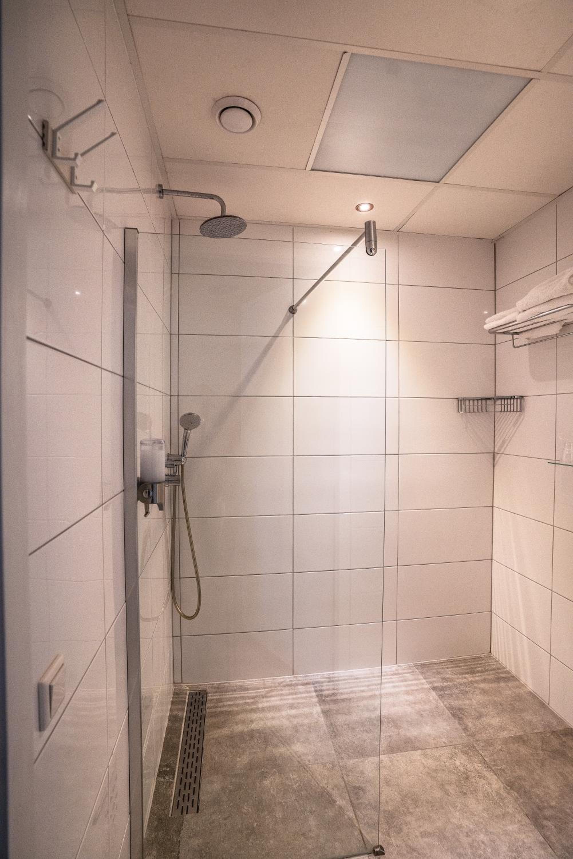 Standard Double Room - Photo 7