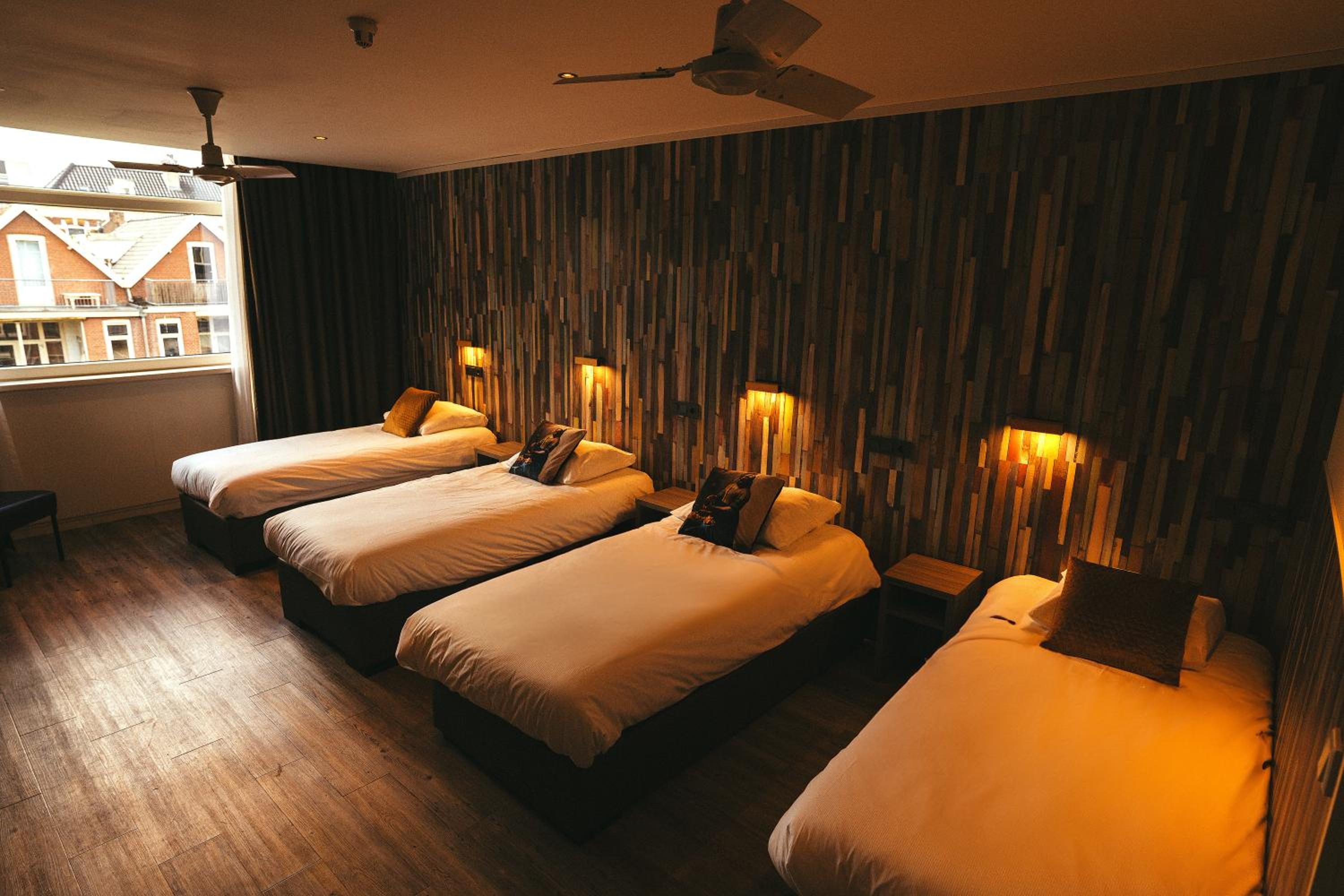 Standard Quadruple Room - Photo 4