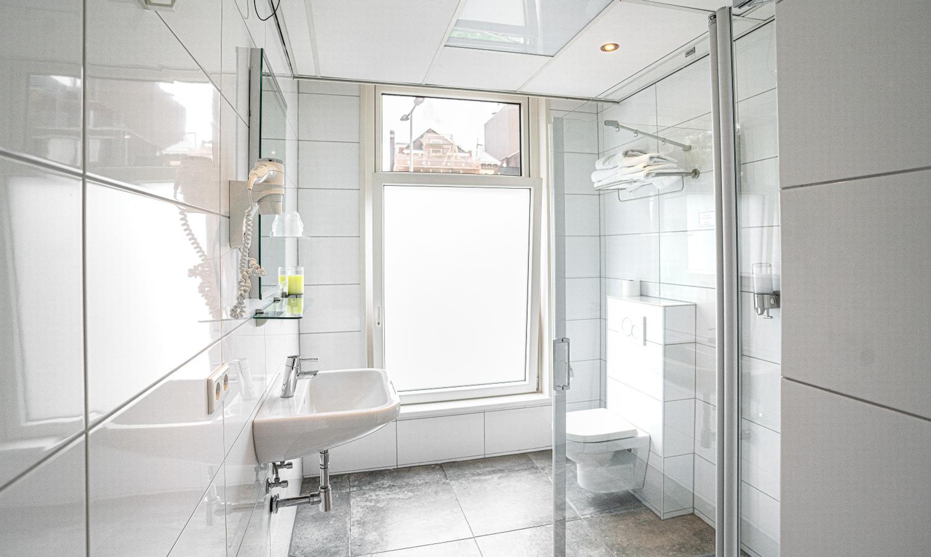 Standard Triple Room - Photo 8