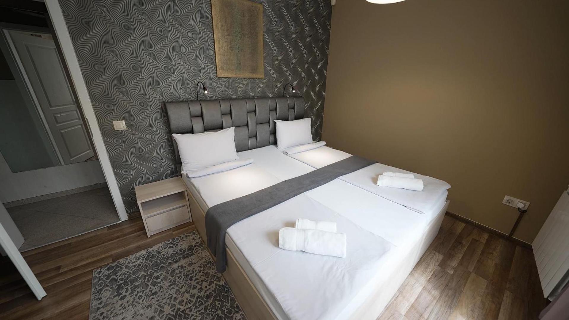 Two-Bedroom Apartment - Photo 6