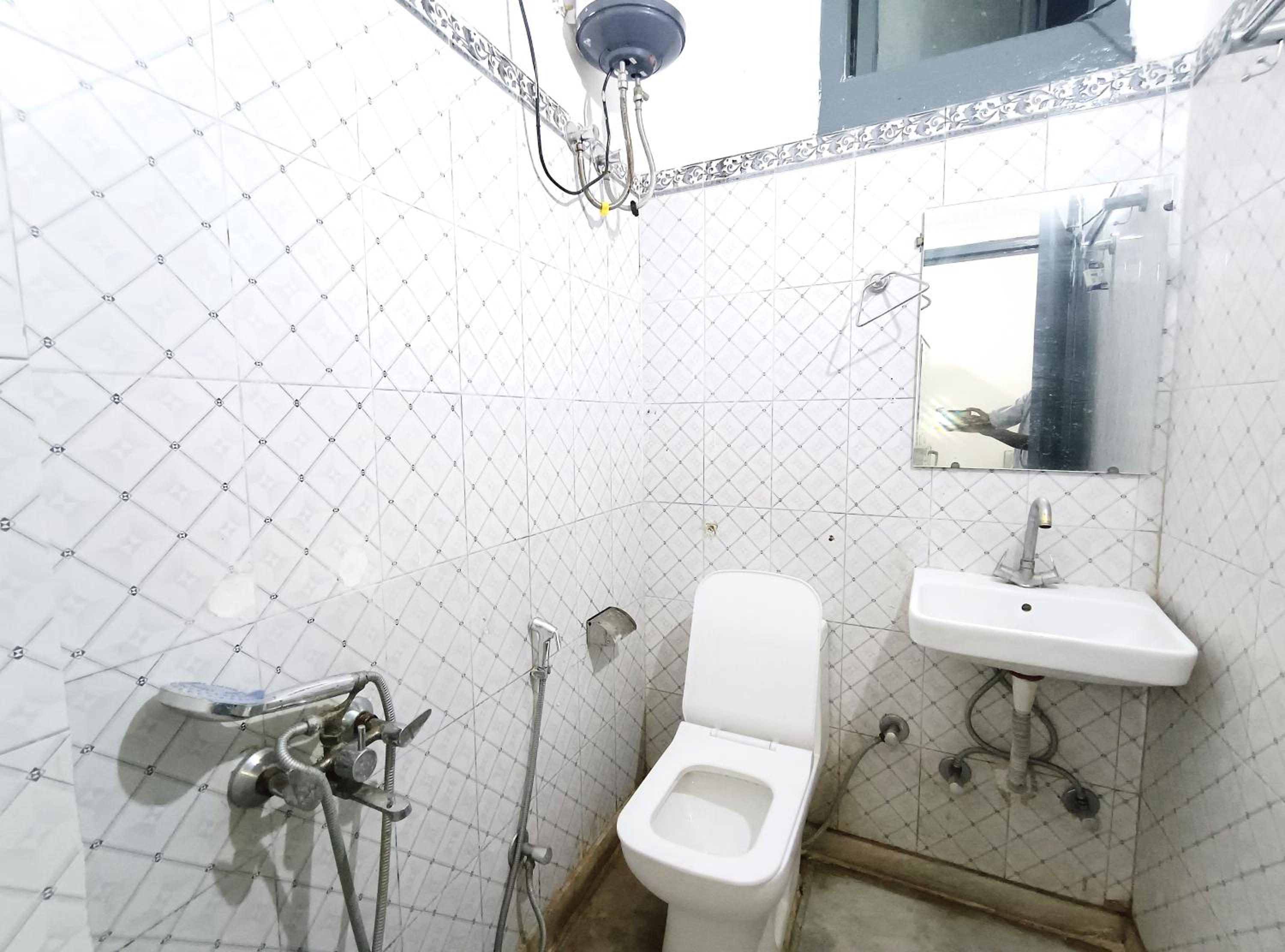 Double Room - Photo 35