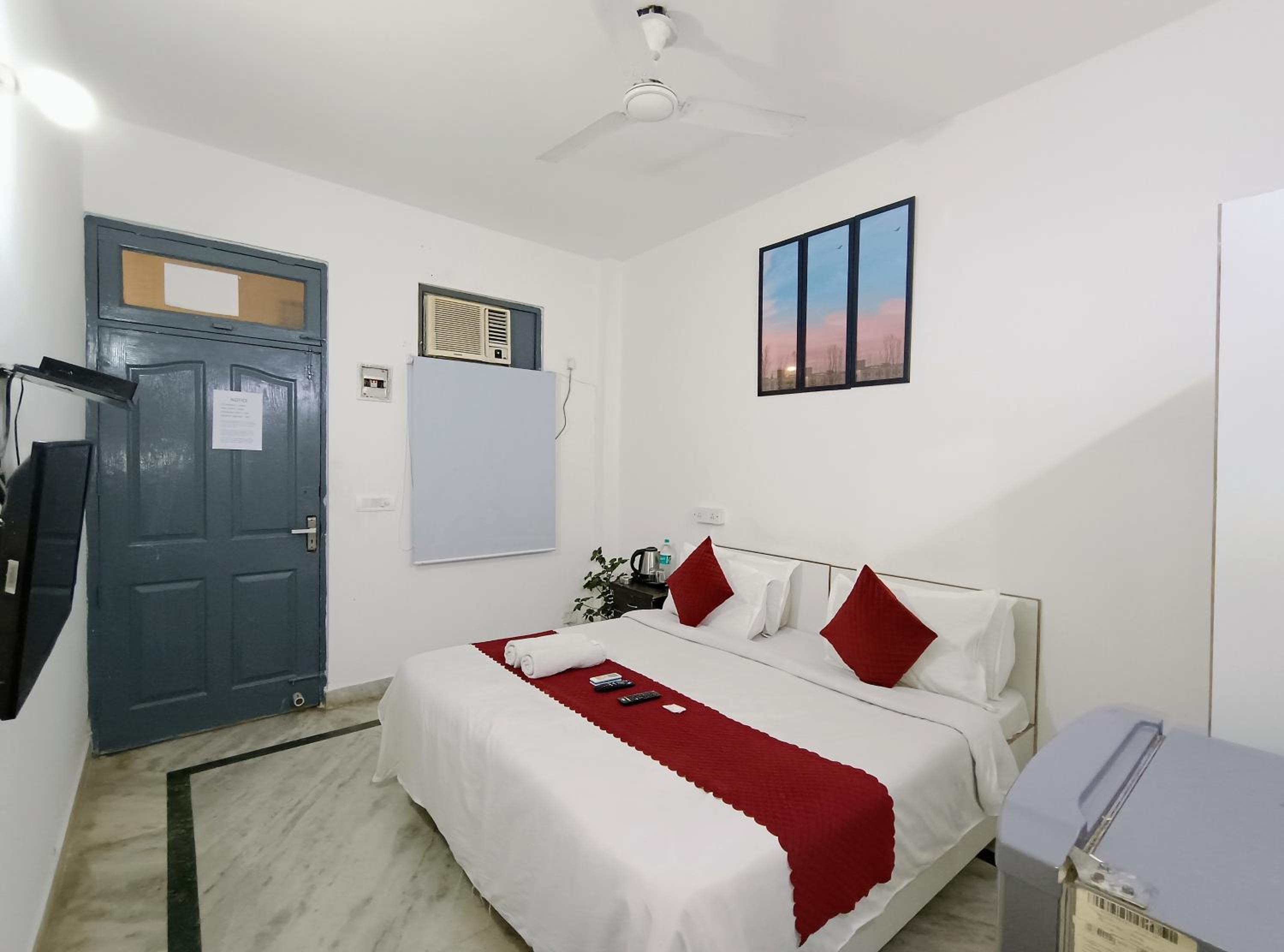 Double Room - Photo 24