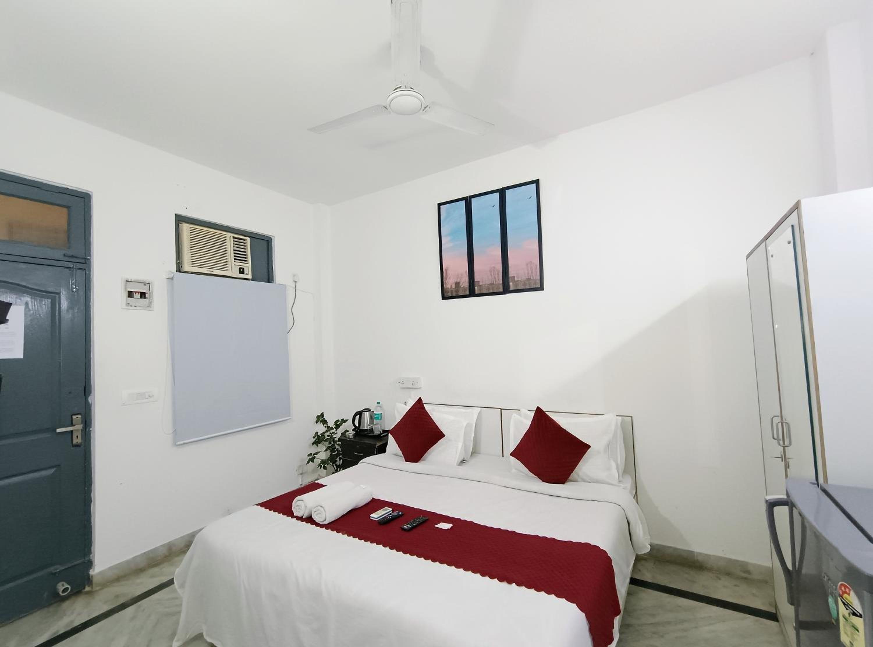 Double Room - Photo 23