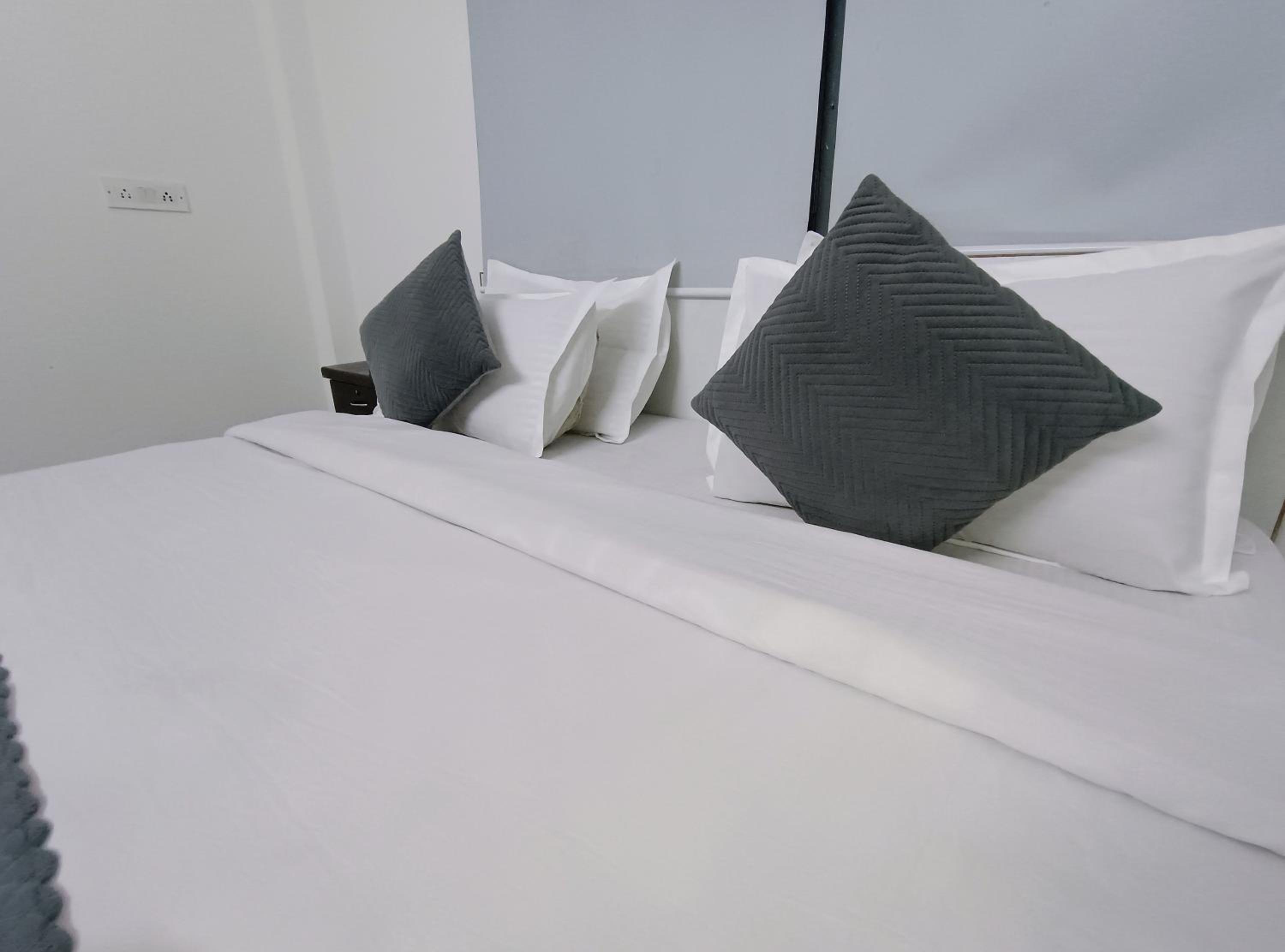 Double Room - Photo 9